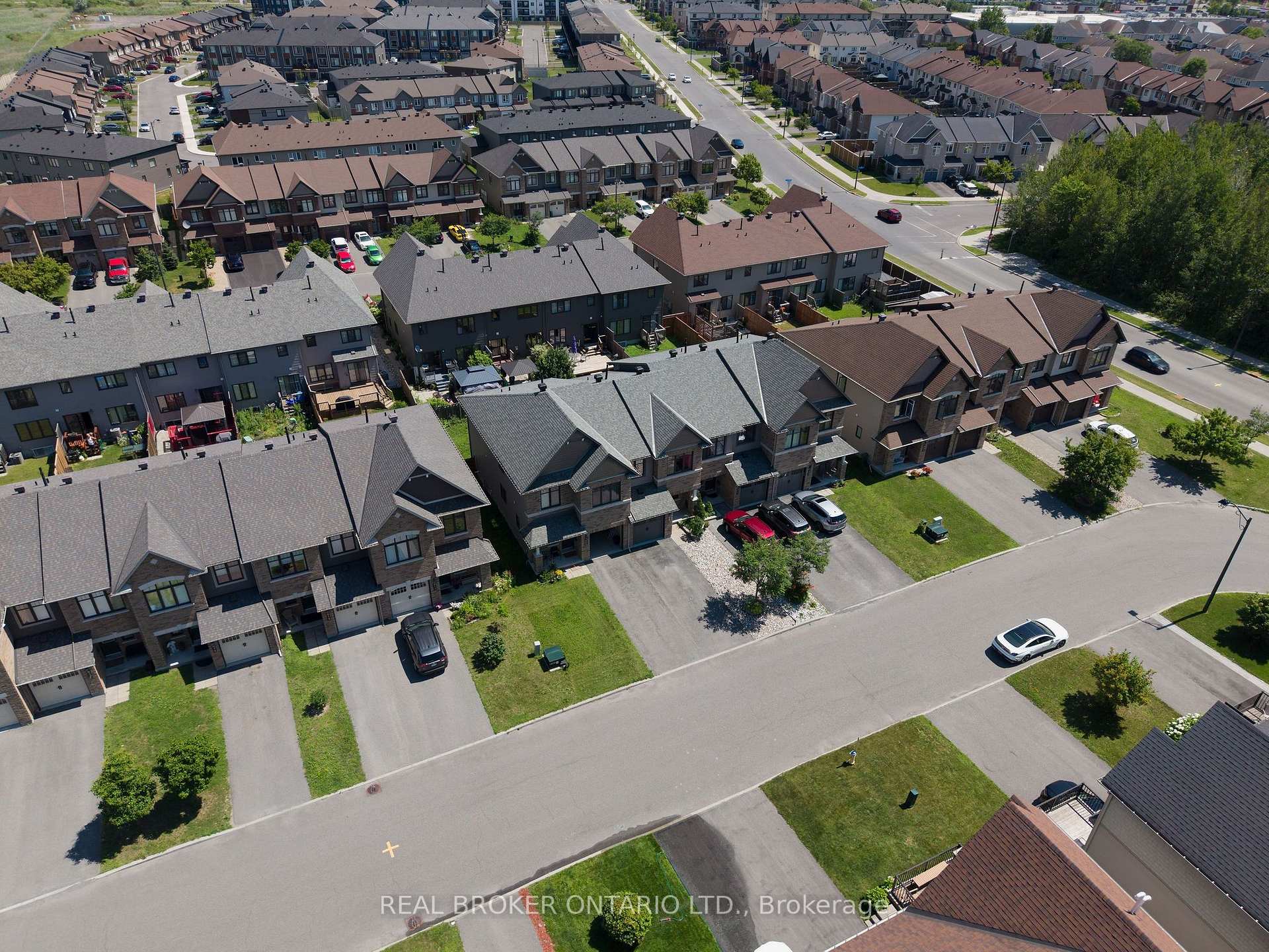 Photo 3 of 607 Petrichor Crescent, Ottawa, Avalon West — HOMEH