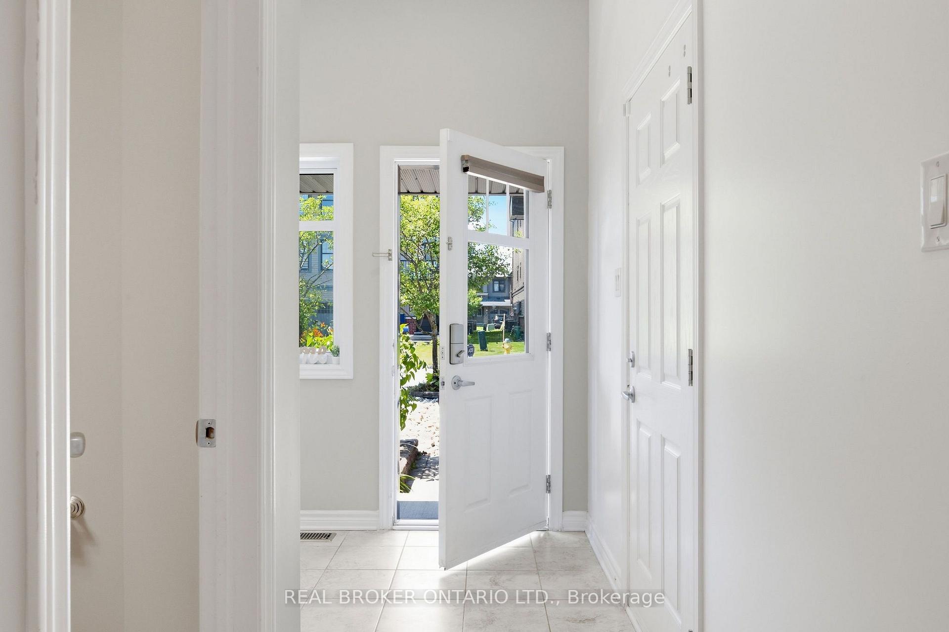 Photo 4 of 607 Petrichor Crescent, Ottawa, Avalon West — HOMEH