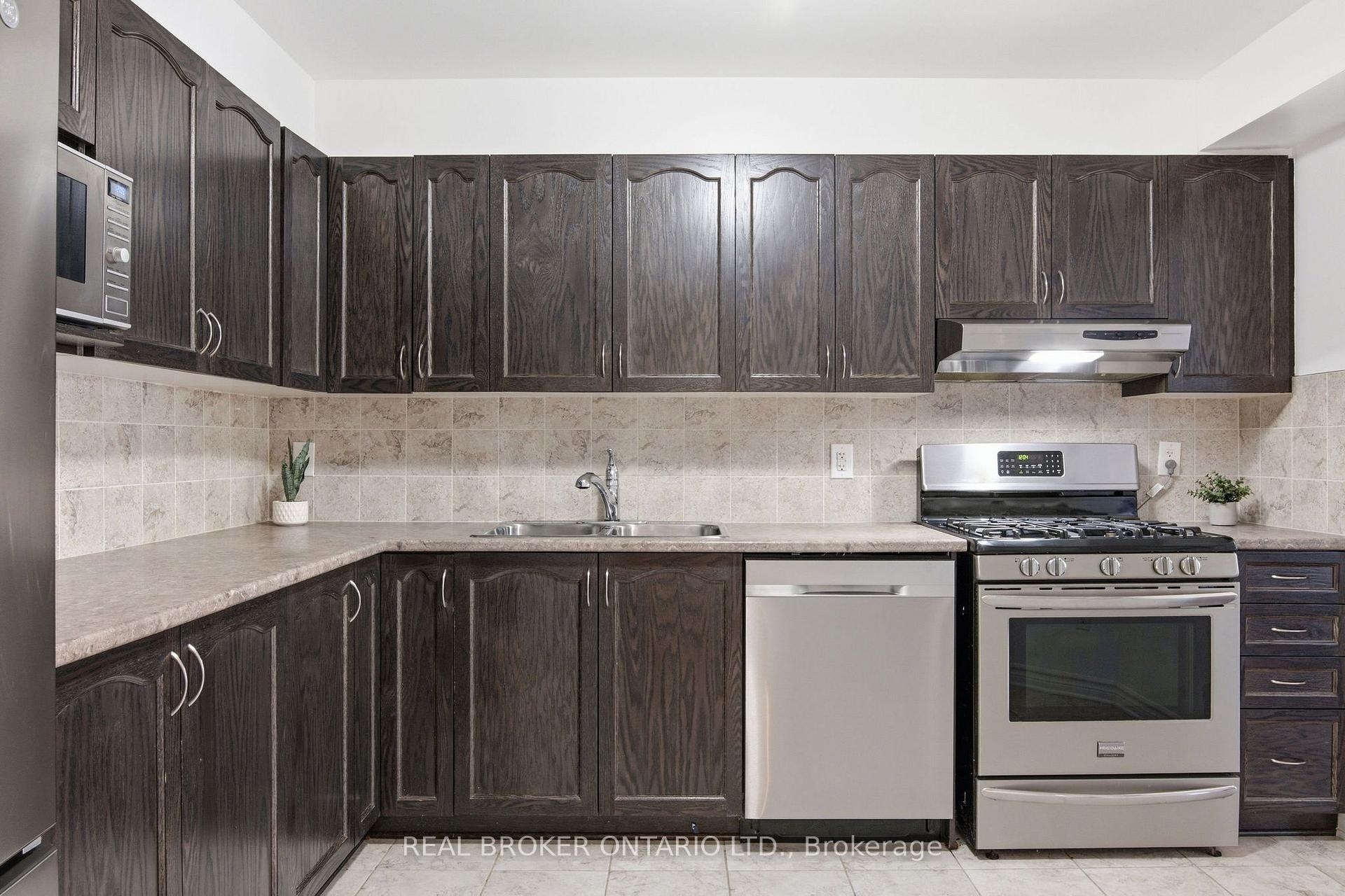 Photo 11 of 607 Petrichor Crescent, Ottawa, Avalon West — HOMEH