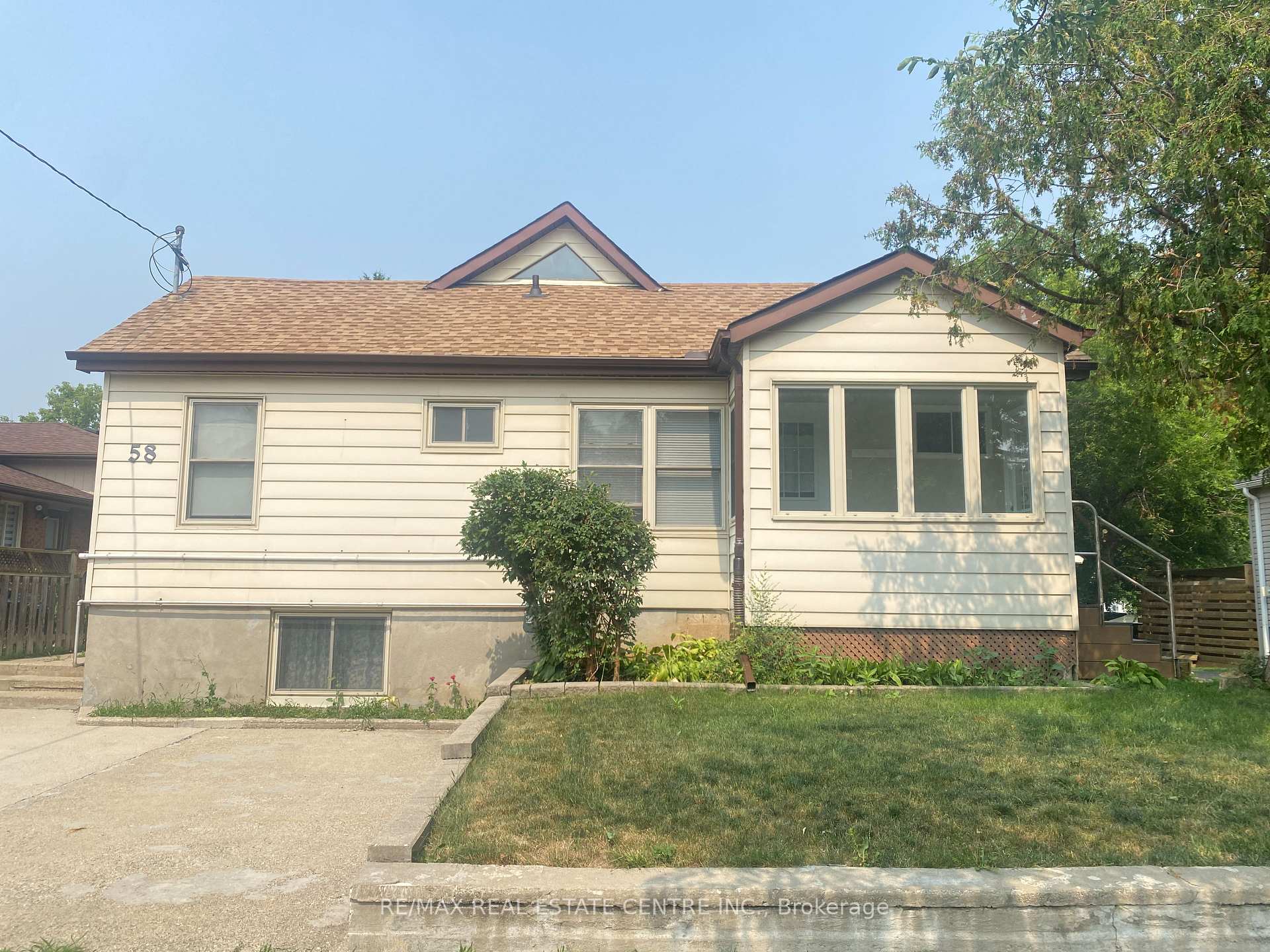 Photo 1 of 58A Fifth Avenue, Kitchener, Stanley Park — HOMEH