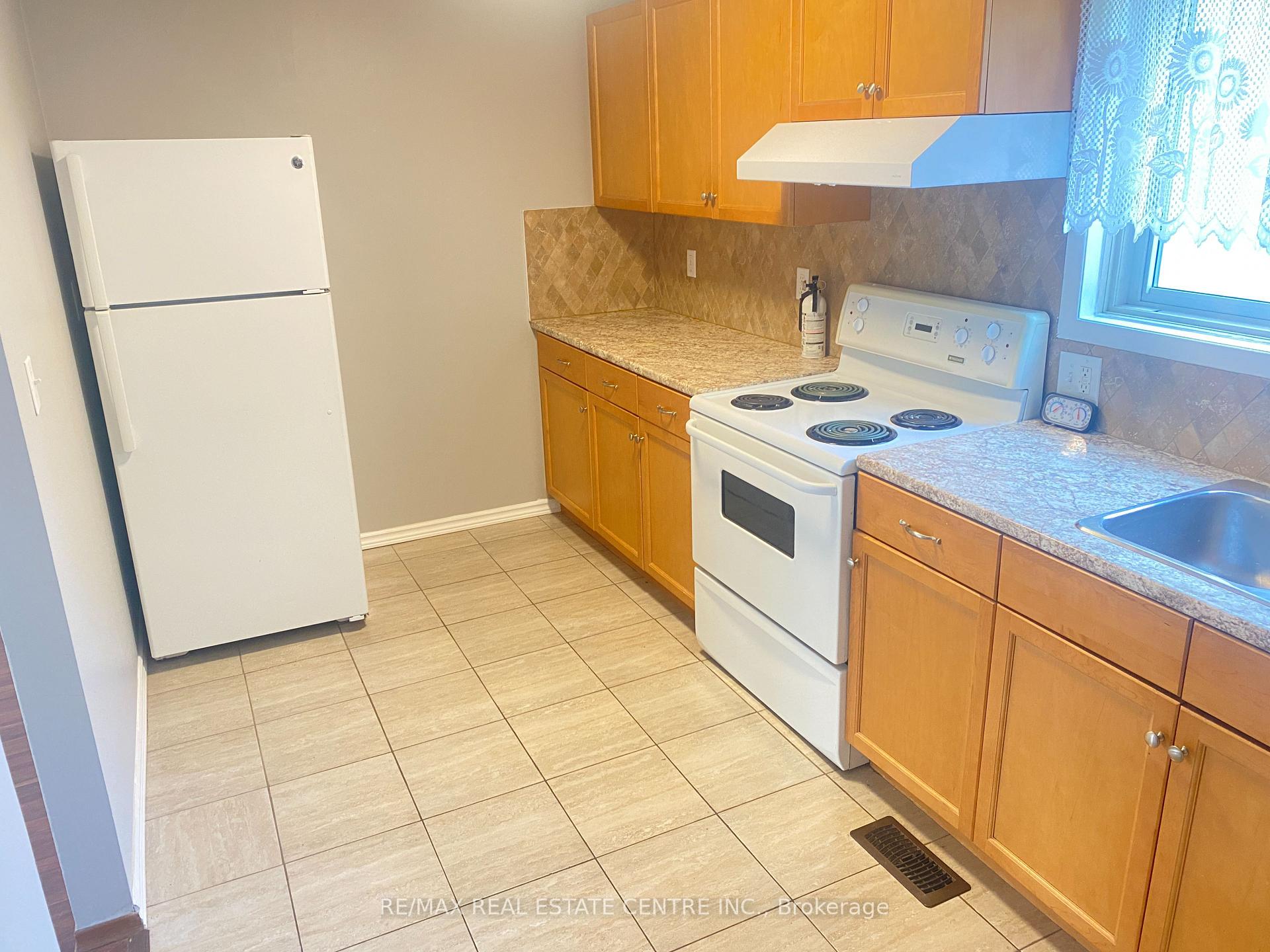 Photo 11 of 58A Fifth Avenue, Kitchener, Stanley Park — HOMEH