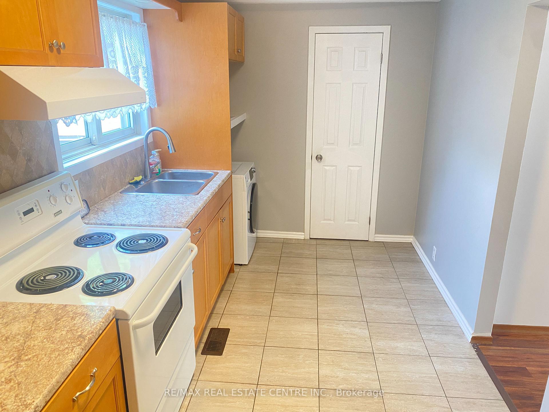 Photo 12 of 58A Fifth Avenue, Kitchener, Stanley Park — HOMEH