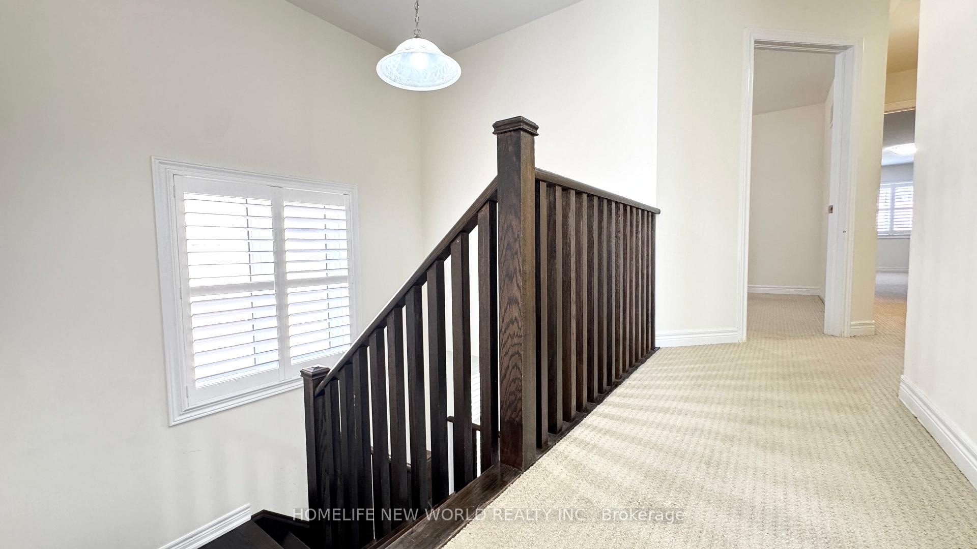 Photo 10 of 32 Falconridge Terrace, East Gwillimbury, Rural East Gwillimbury — HOMEH