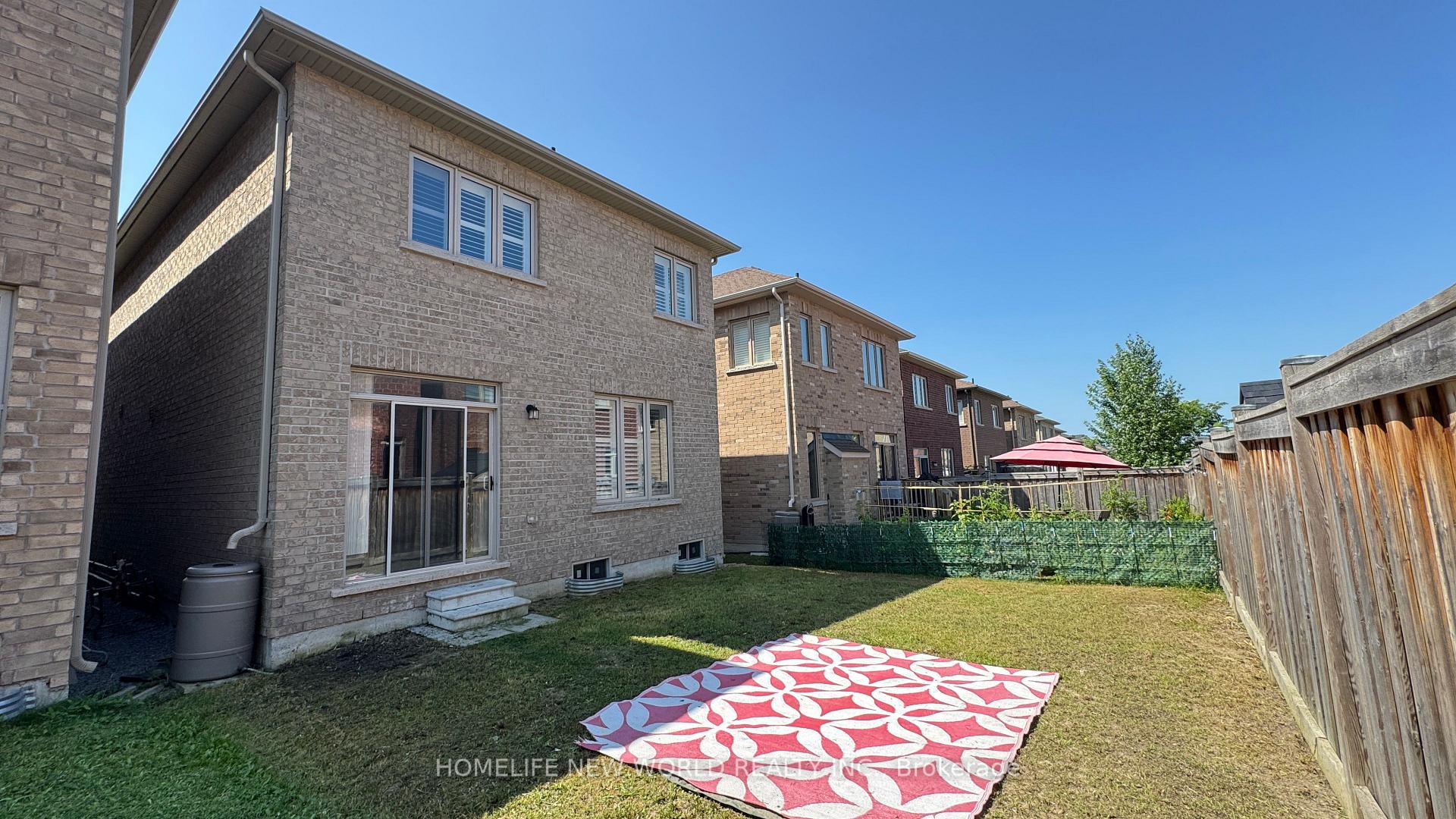 Photo 20 of 32 Falconridge Terrace, East Gwillimbury, Rural East Gwillimbury — HOMEH