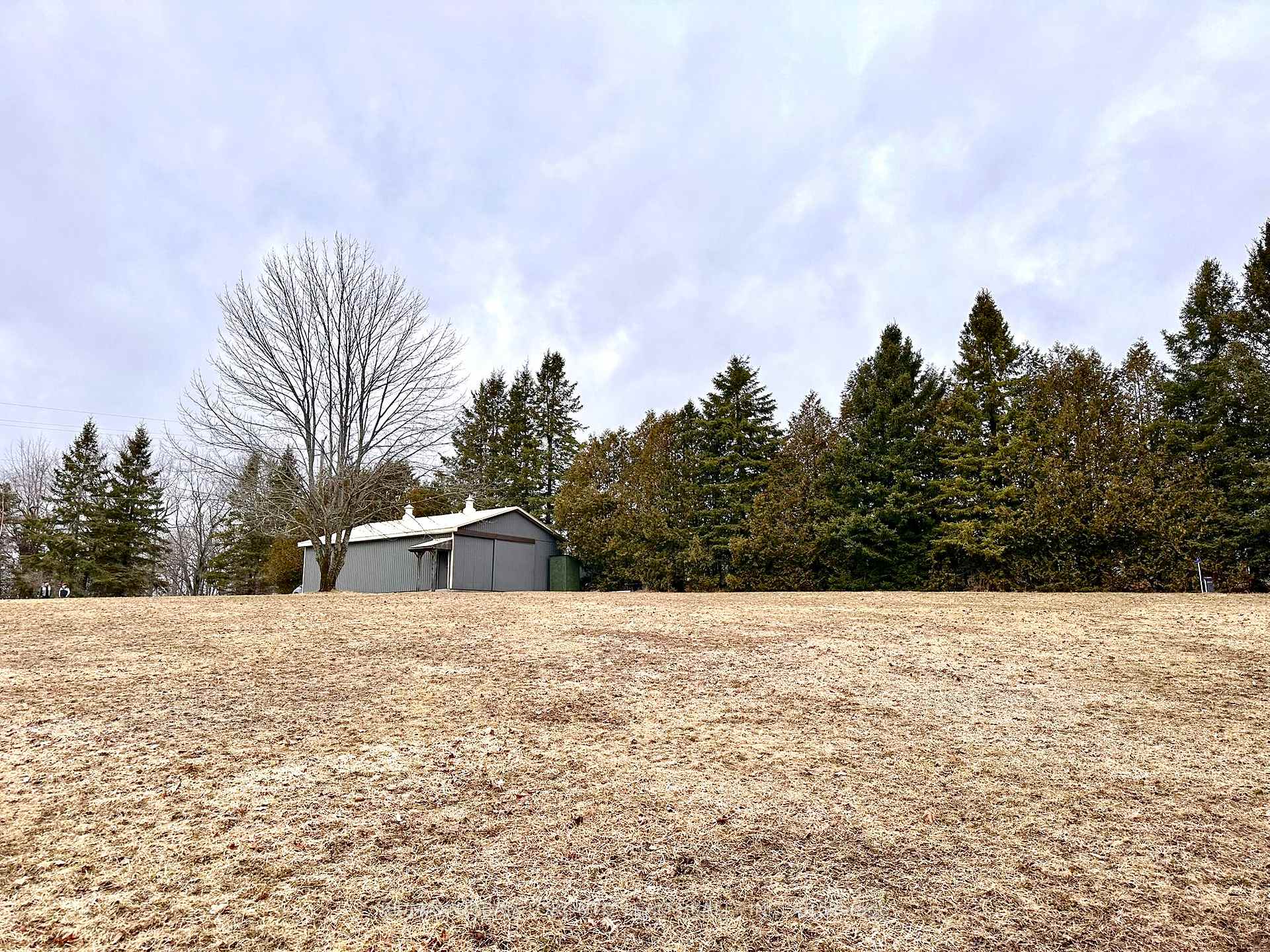 Photo 3 of 414 North Line Road, Kawartha Lakes, Fenelon — HOMEH