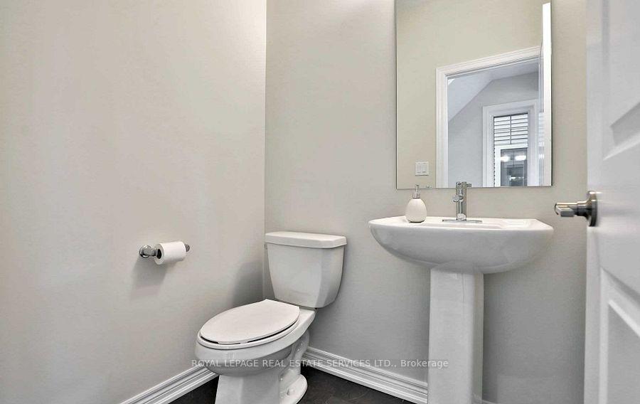 Photo 12 of Unit 8, 288 Glover Road, Hamilton, Fruitland — HOMEH