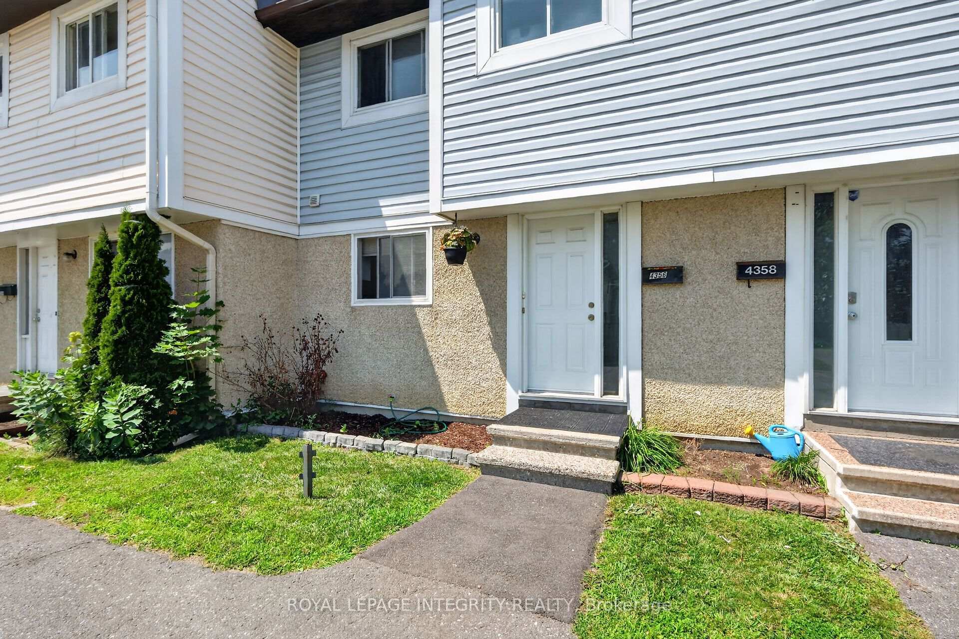 Photo 3 of 4356 Stella Crescent, Ottawa, Cyrville — HOMEH