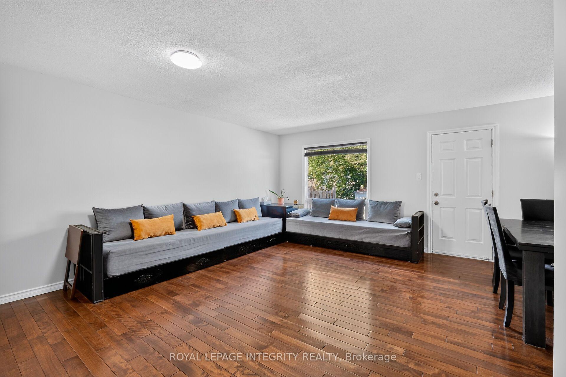 Photo 6 of 4356 Stella Crescent, Ottawa, Cyrville — HOMEH