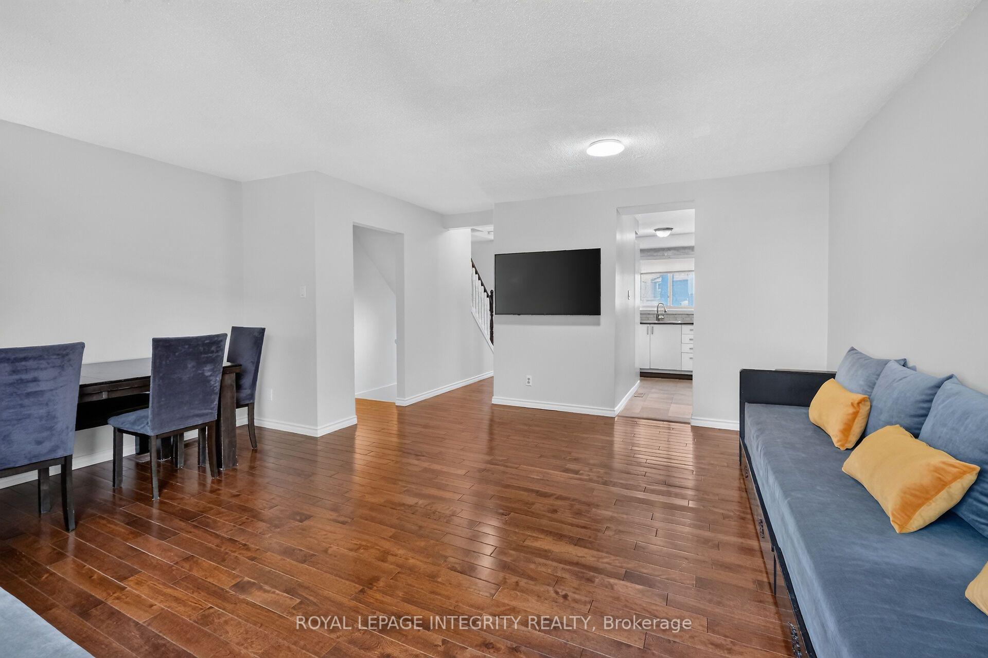 Photo 8 of 4356 Stella Crescent, Ottawa, Cyrville — HOMEH