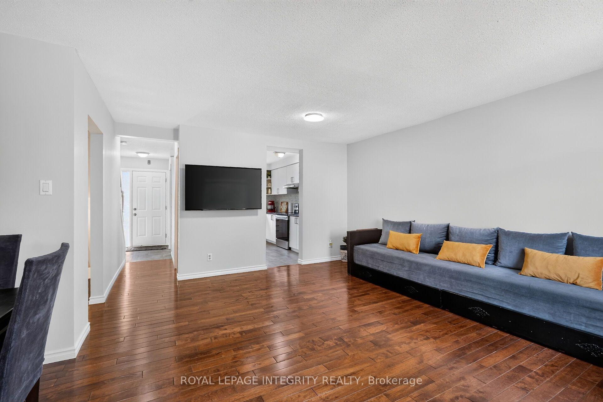 Photo 9 of 4356 Stella Crescent, Ottawa, Cyrville — HOMEH