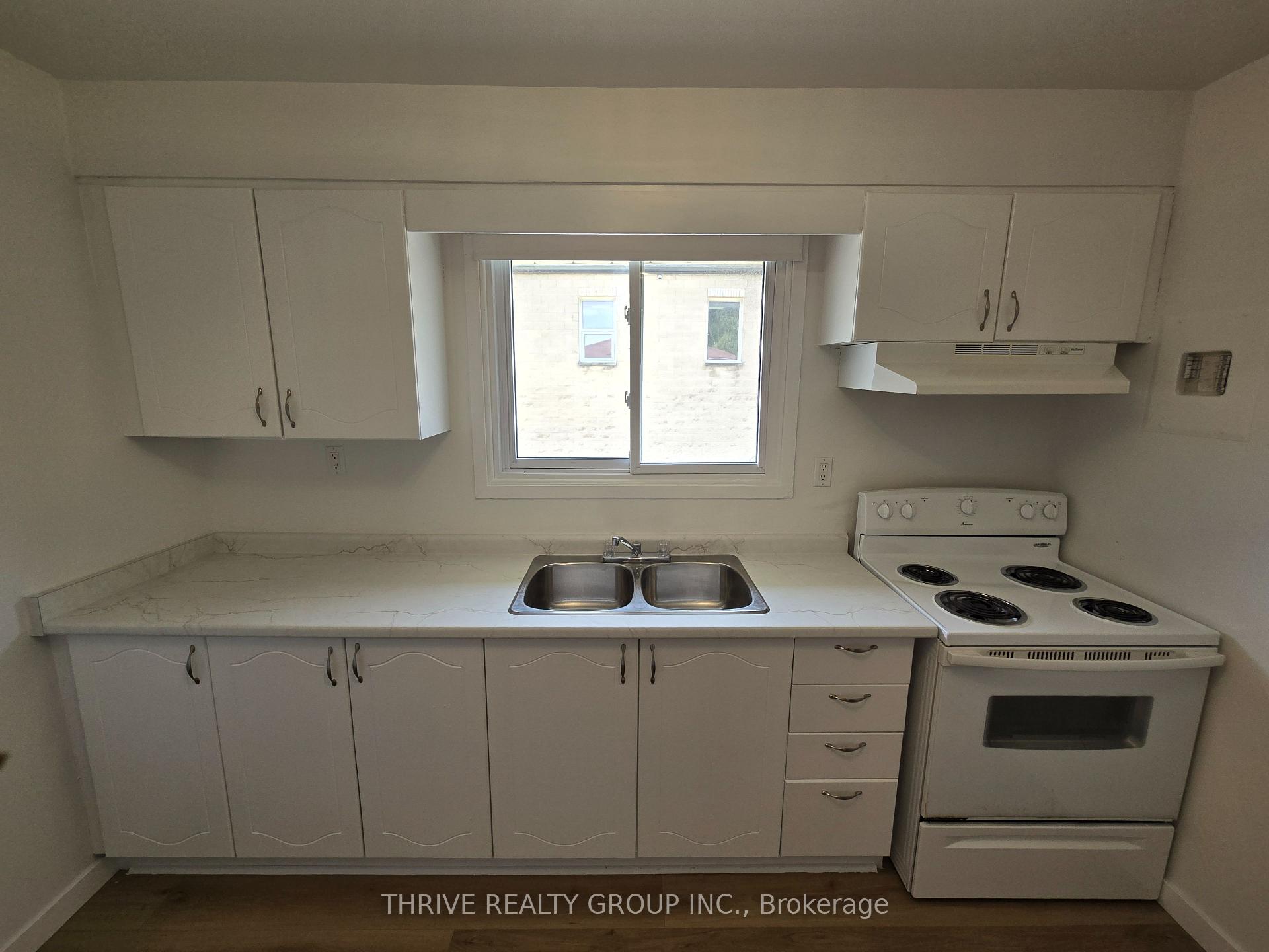 Photo 8 of Unit 3, 184 Simcoe Street, London, East K — HOMEH