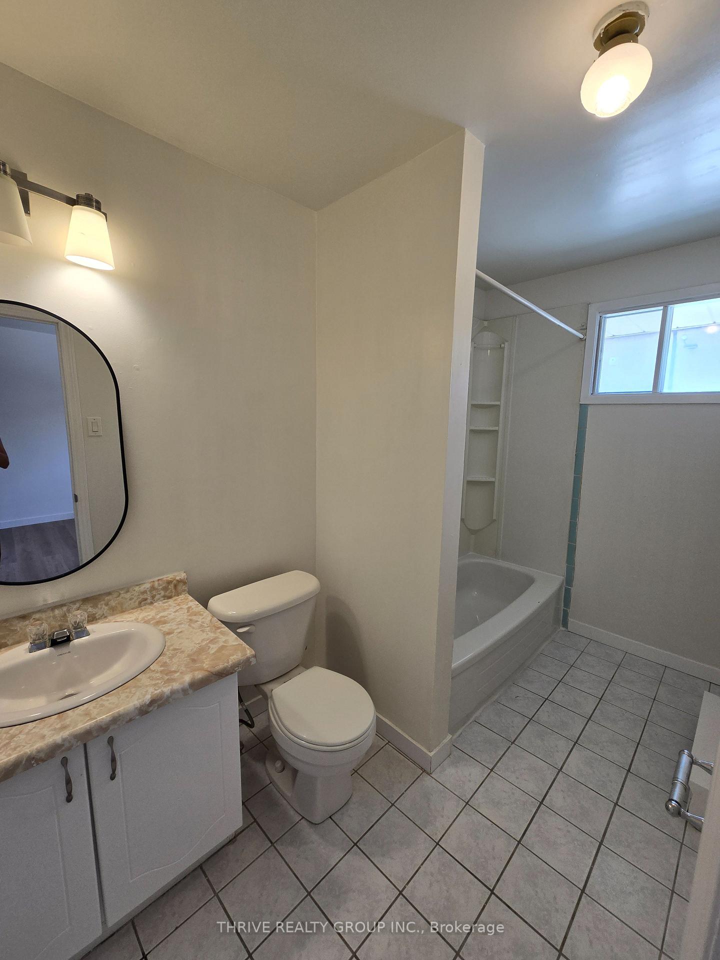 Photo 11 of Unit 3, 184 Simcoe Street, London, East K — HOMEH