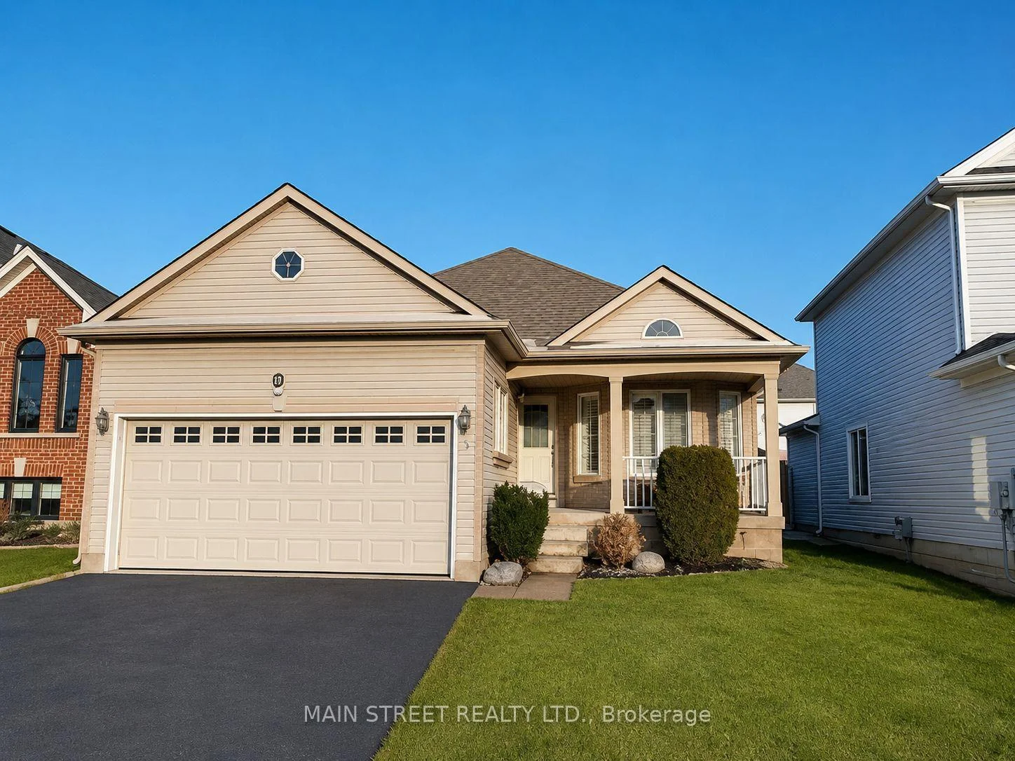 Photo 3 of 5 Brecken Drive, Georgina, Keswick South — HOMEH