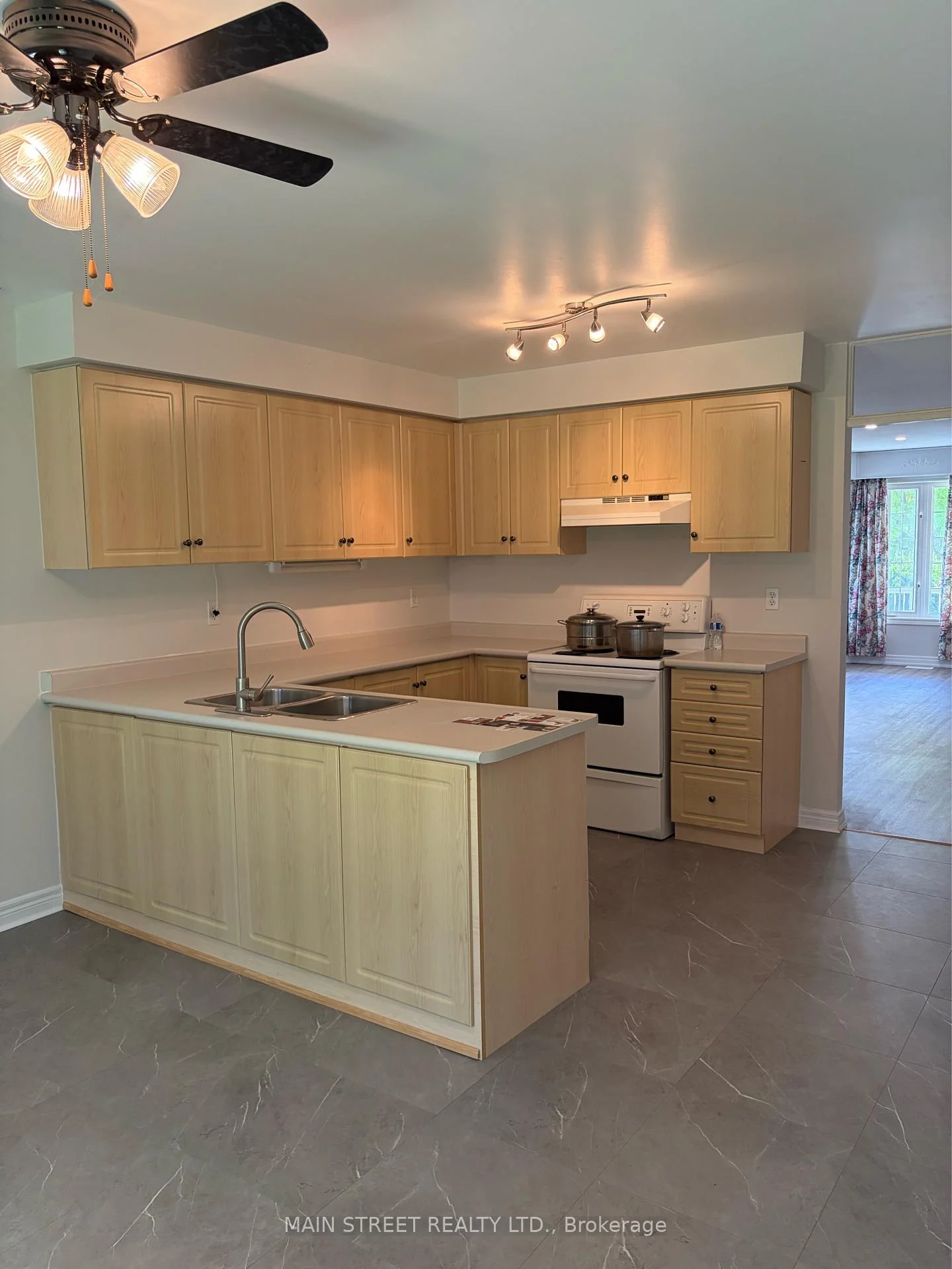 Photo 7 of 5 Brecken Drive, Georgina, Keswick South — HOMEH