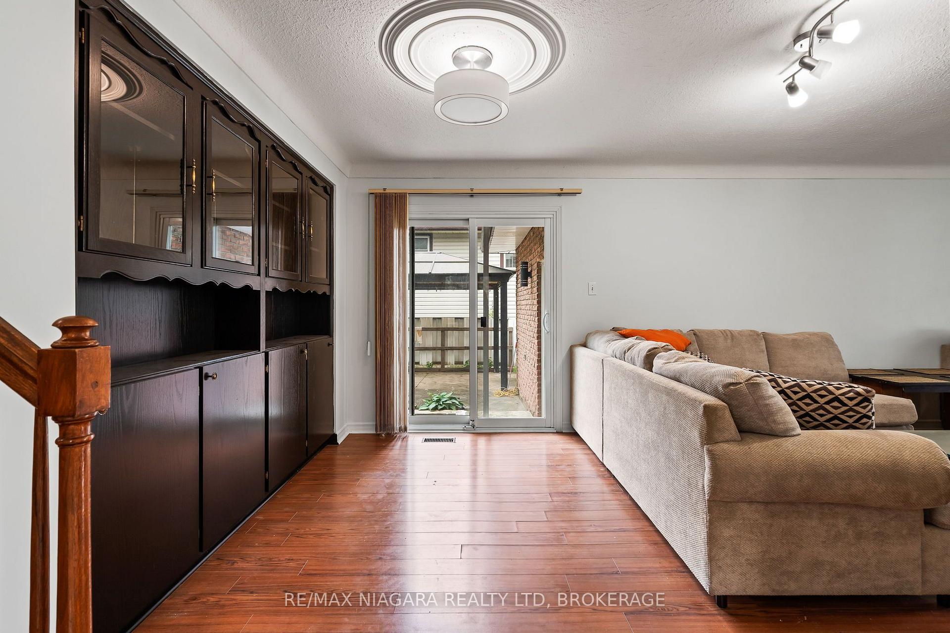 Photo 6 of 6186 Delta Drive, Niagara Falls, West Wood — HOMEH