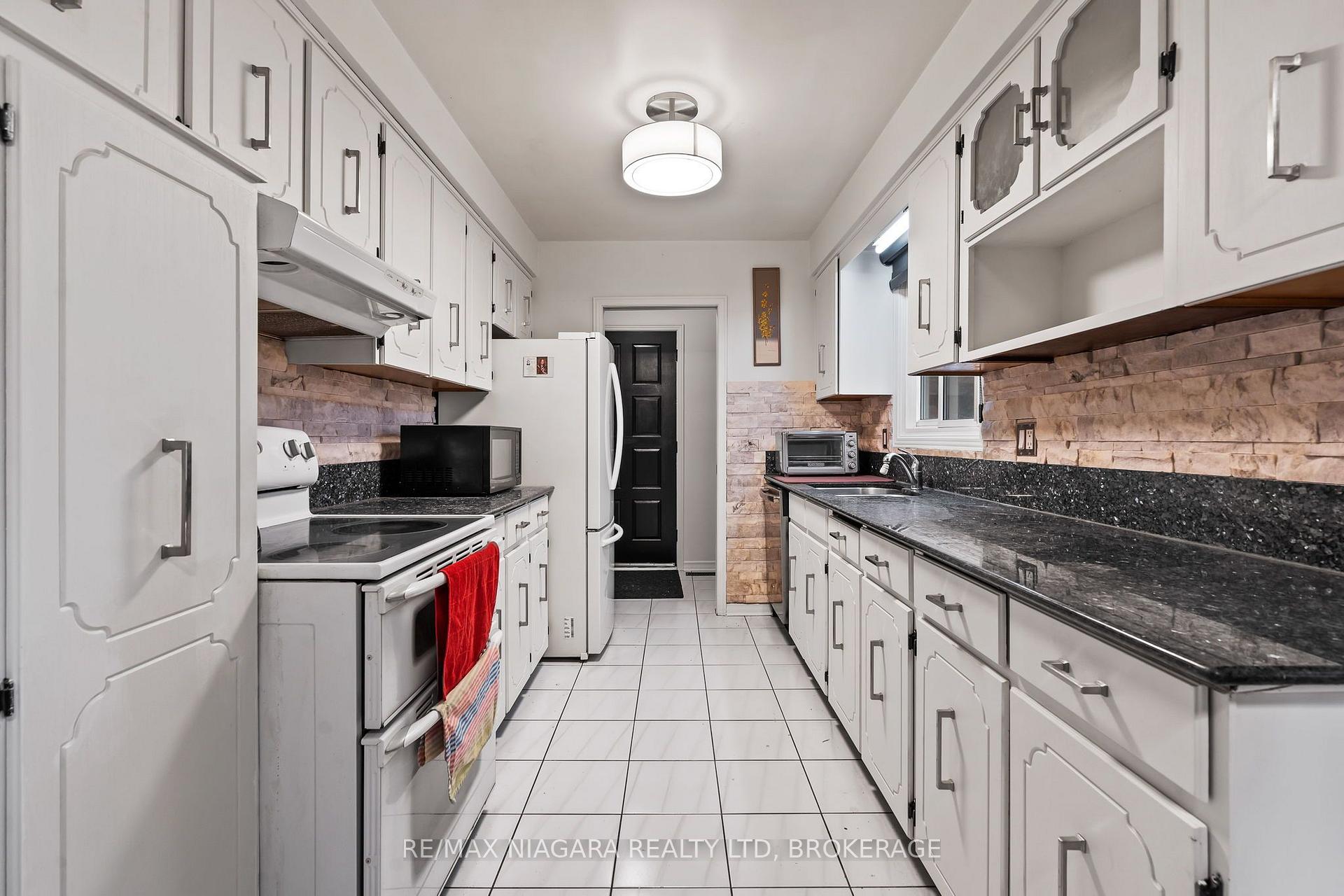 Photo 8 of 6186 Delta Drive, Niagara Falls, West Wood — HOMEH