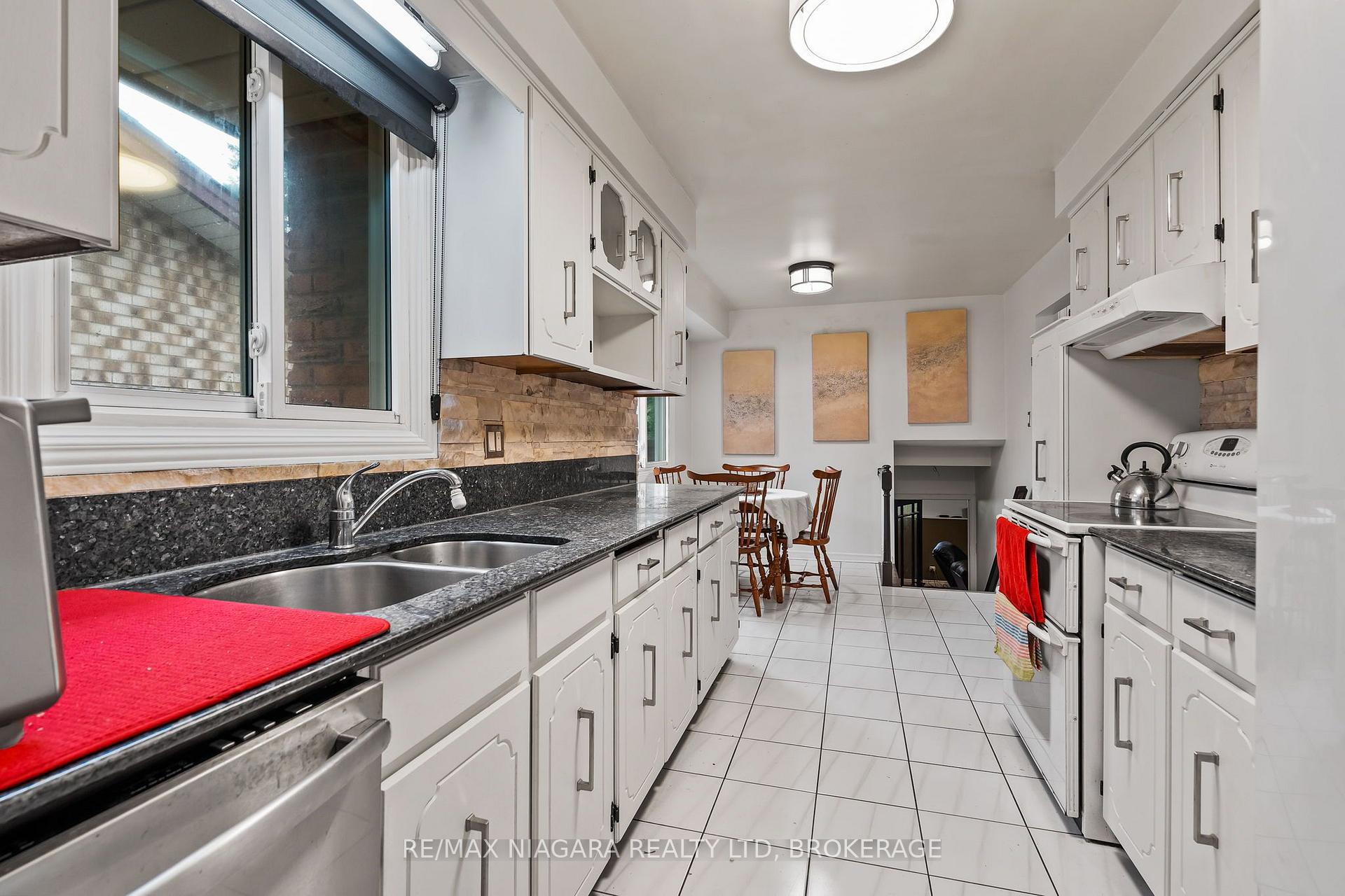 Photo 9 of 6186 Delta Drive, Niagara Falls, West Wood — HOMEH
