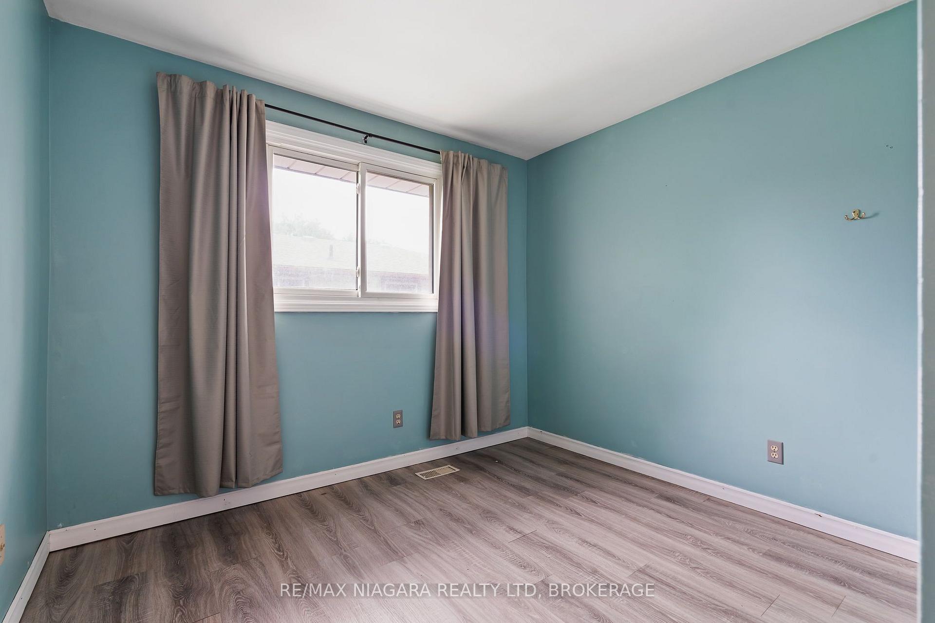 Photo 13 of 6186 Delta Drive, Niagara Falls, West Wood — HOMEH