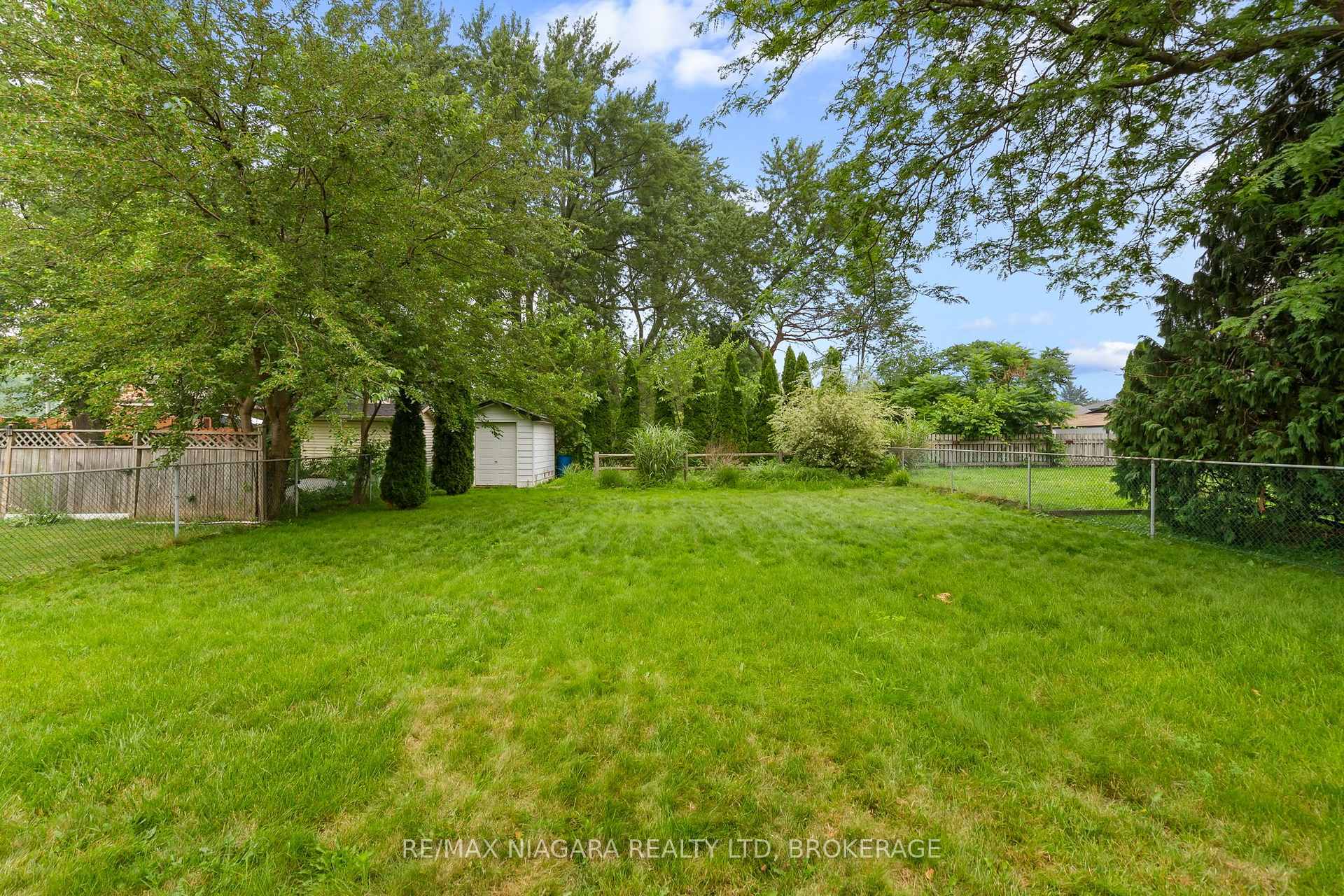 Photo 24 of 6186 Delta Drive, Niagara Falls, West Wood — HOMEH