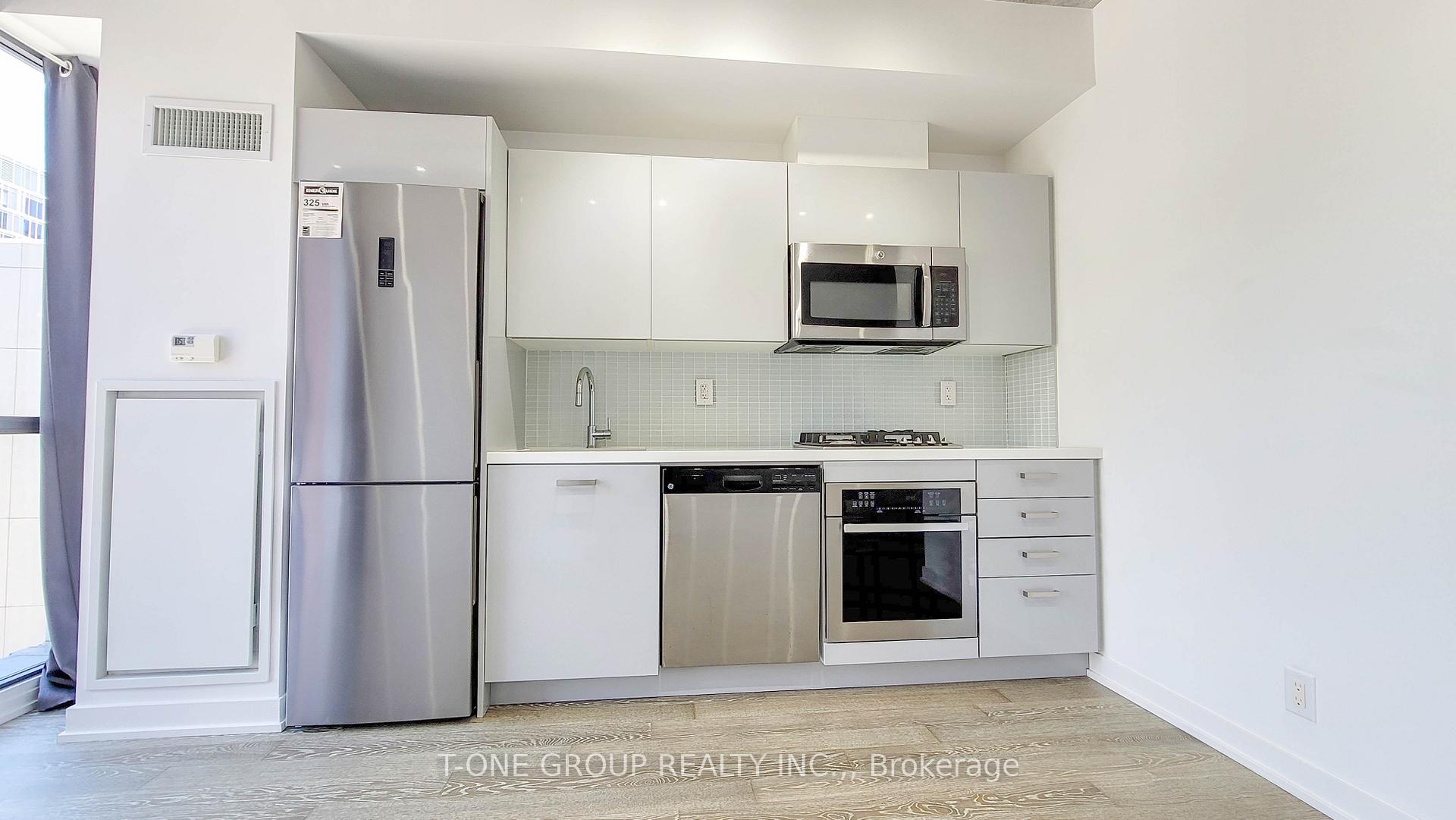 Photo 2 of Unit 704, 39 Brant Street, Toronto, Waterfront Communities — HOMEH
