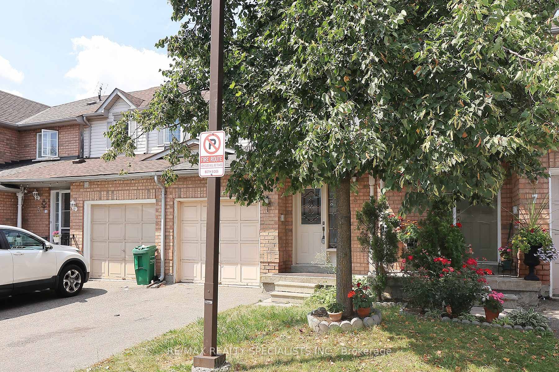 Photo 3 of Unit 5, 35 Malta Avenue, Brampton, Fletcher's Creek South — HOMEH