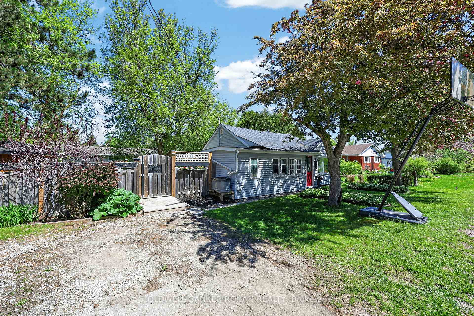 Photo 2 of 246 Weir Street, Clearview, Stayner — HOMEH