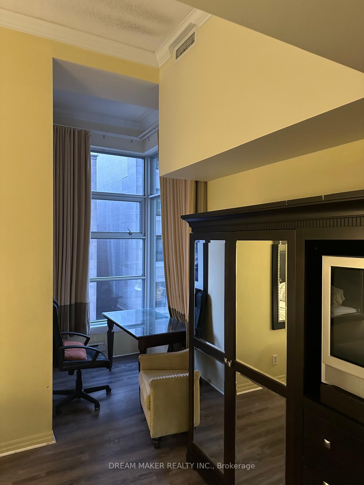 Photo 7 of Unit 918, 1 King Street W, Toronto, Bay Street Corridor — HOMEH