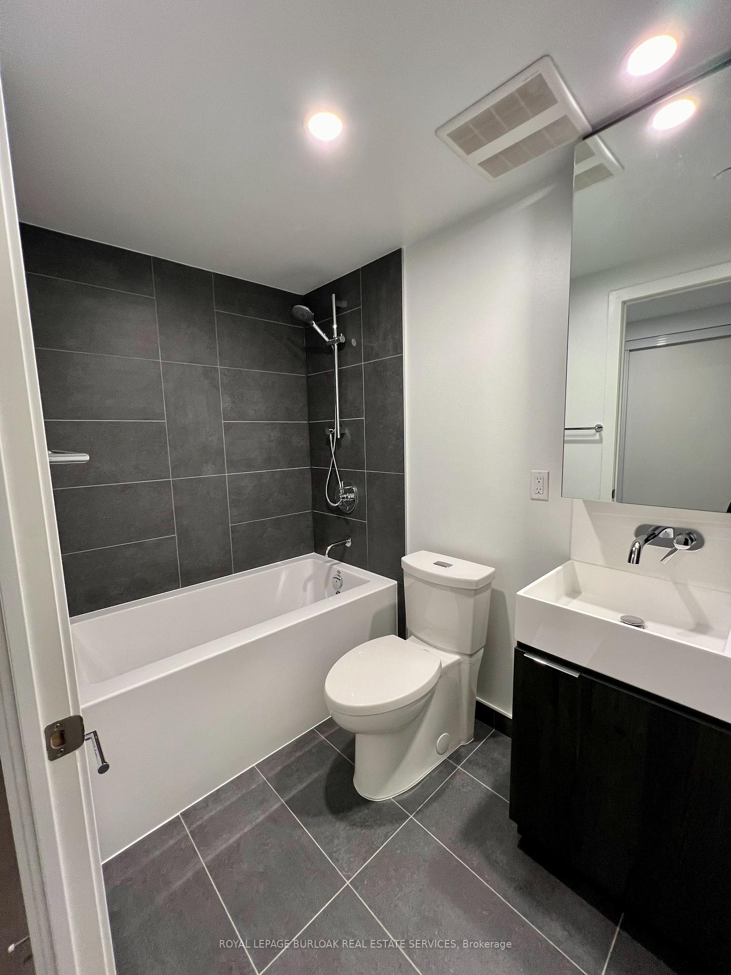 Photo 12 of Unit 212, 370 Martha Street, Burlington, Brant — HOMEH