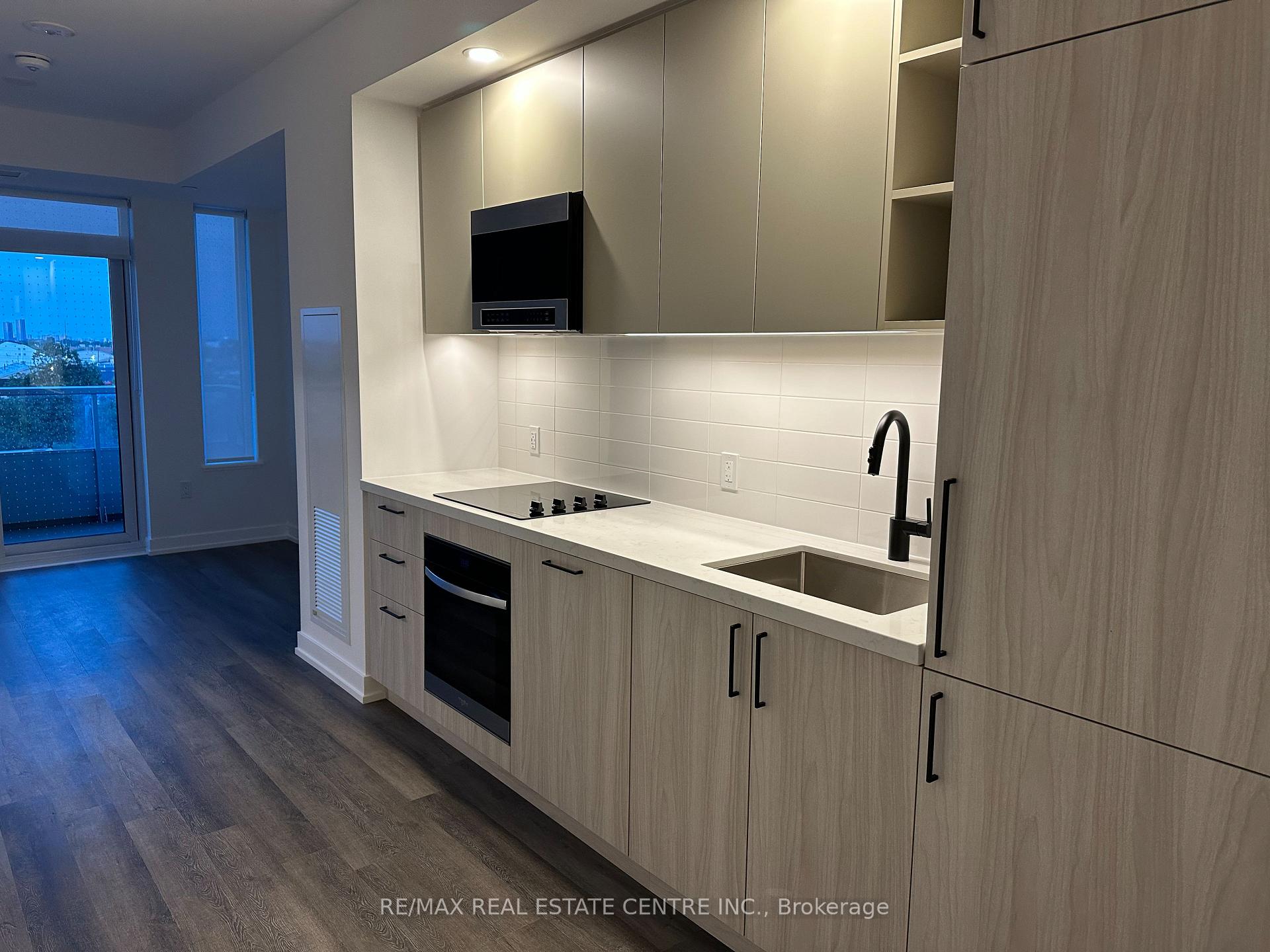Photo 8 of Unit 409, 21 Meadowdale Road, Vaughan, Vaughan Corporate Centre — HOMEH