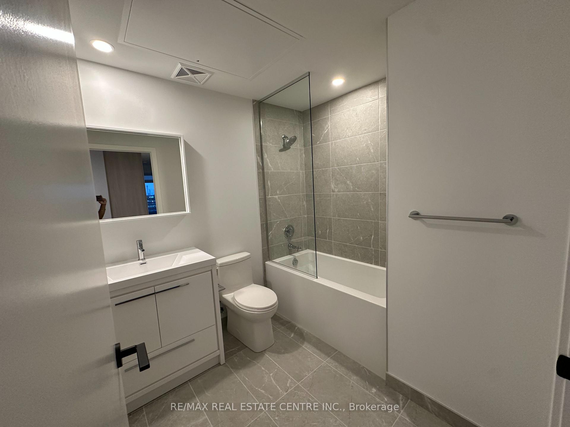 Photo 18 of Unit 409, 21 Meadowdale Road, Vaughan, Vaughan Corporate Centre — HOMEH