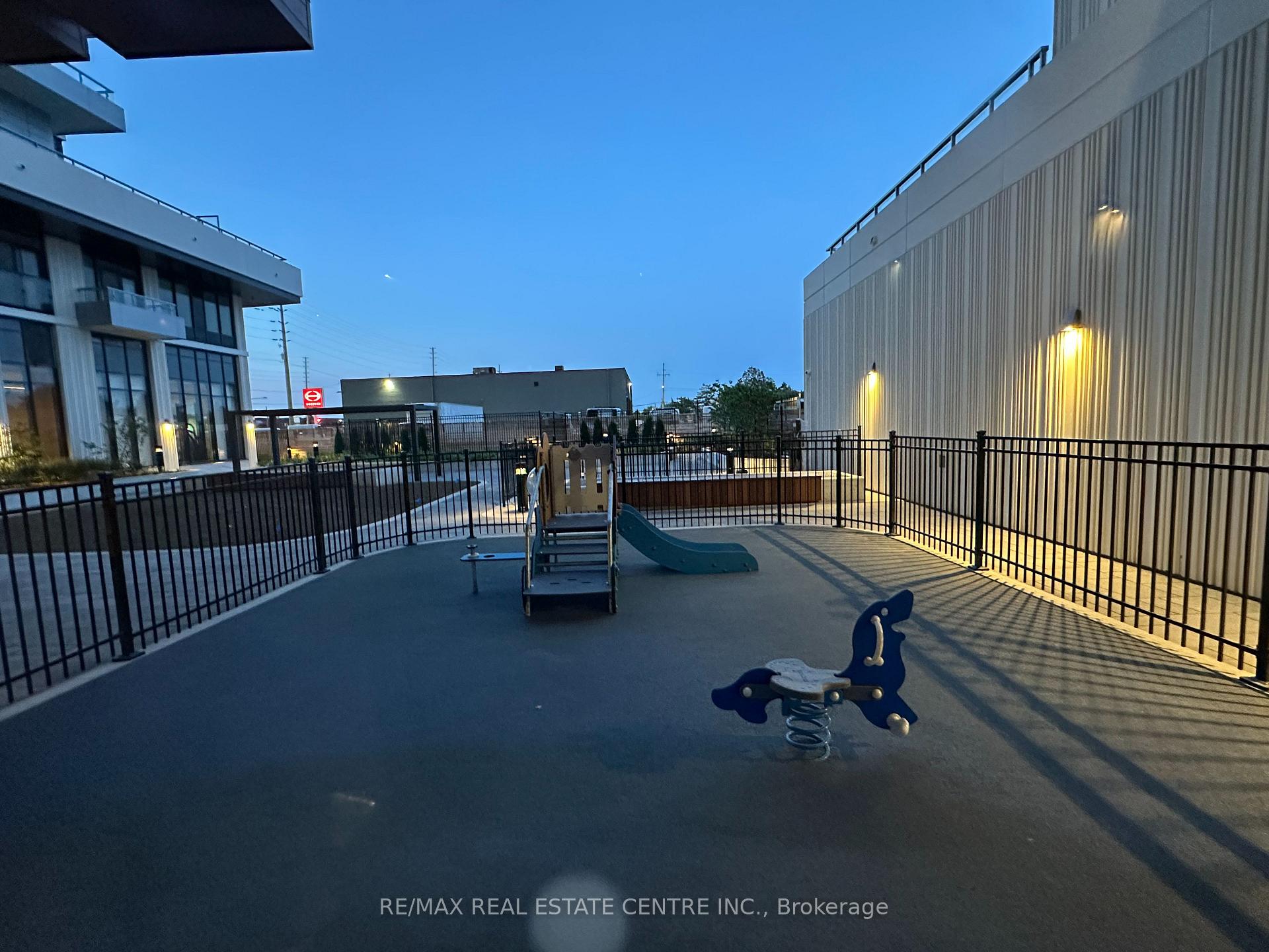 Photo 35 of Unit 409, 21 Meadowdale Road, Vaughan, Vaughan Corporate Centre — HOMEH