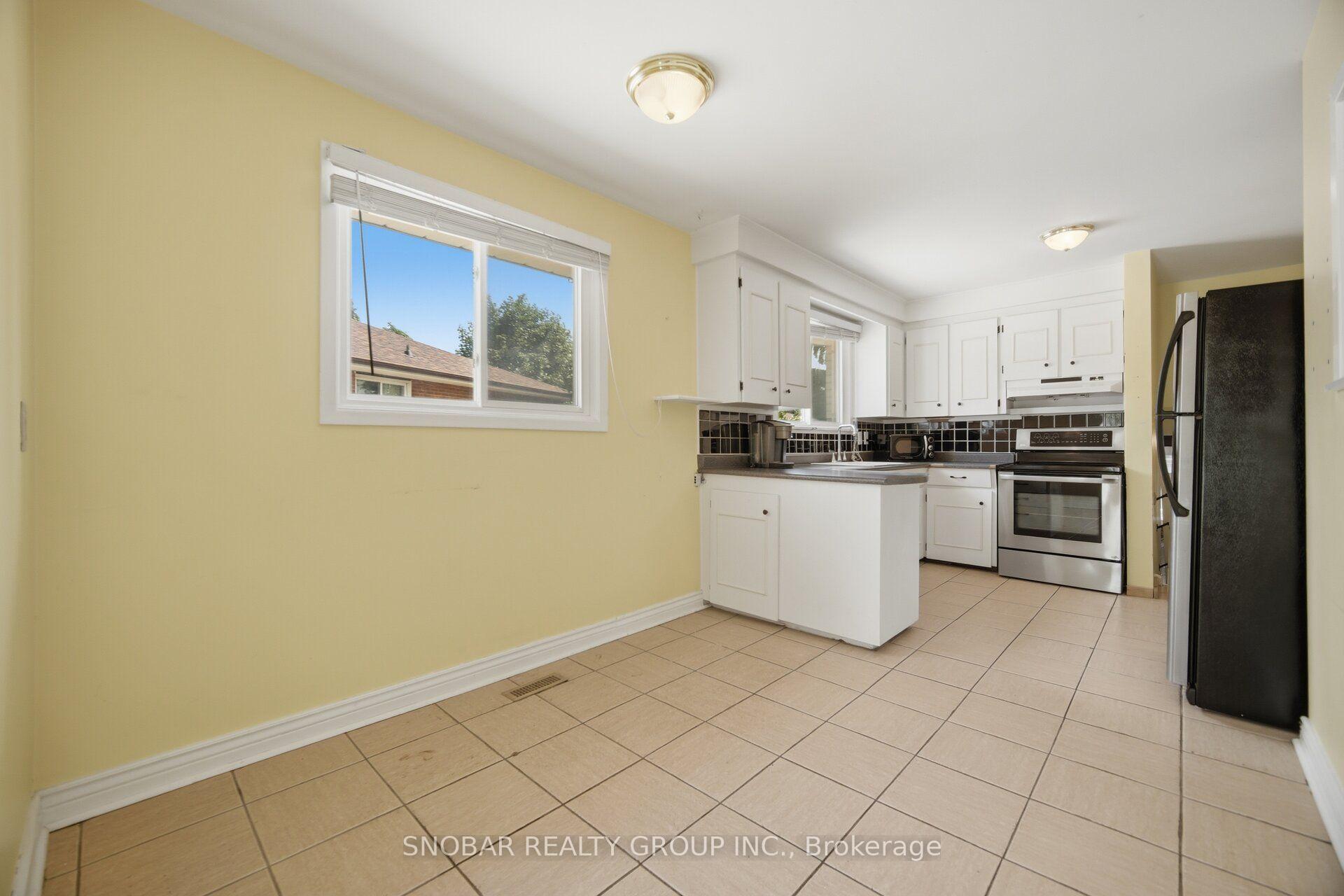 Photo 5 of 1228 Shamir Crescent, Mississauga, Erindale — HOMEH