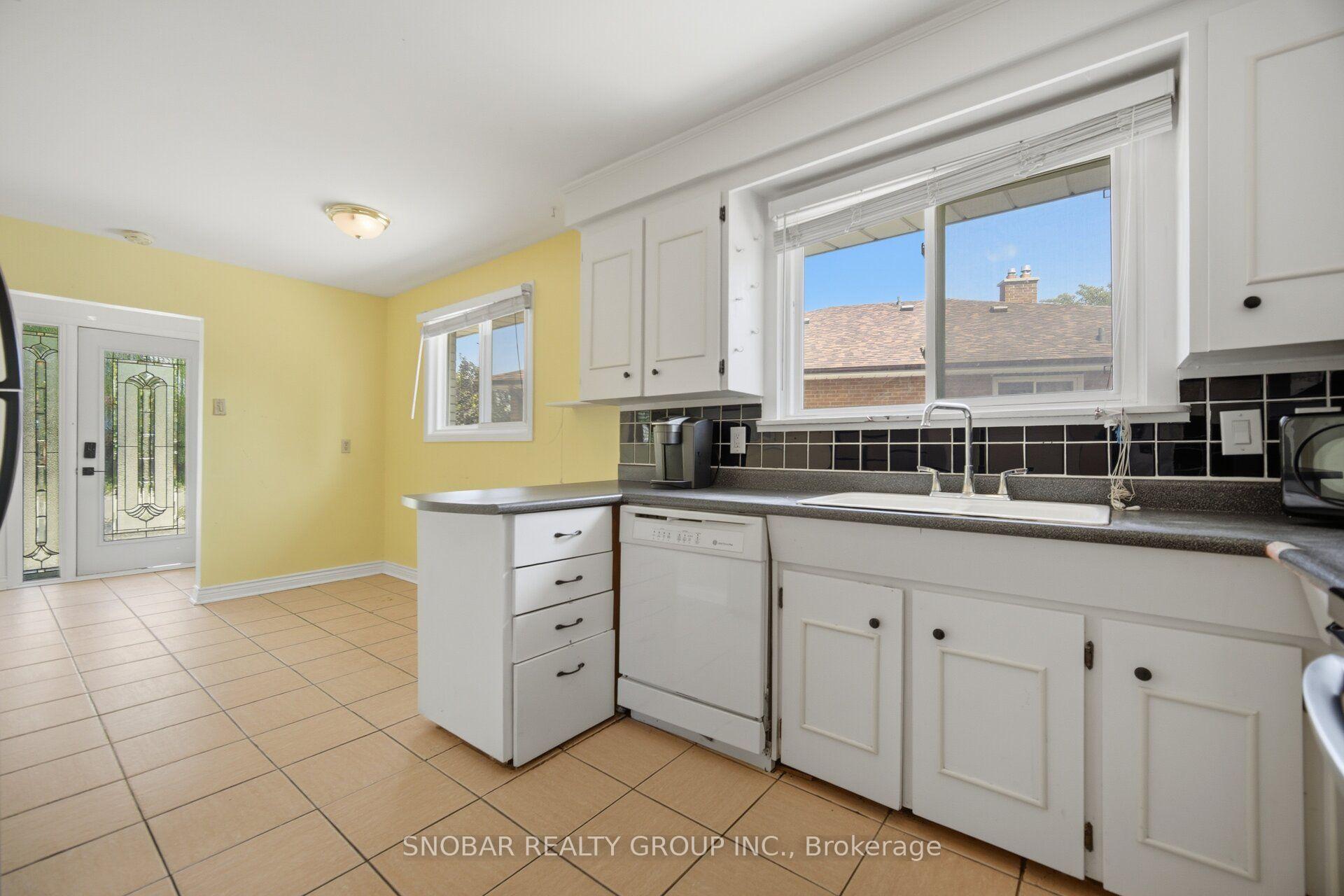 Photo 6 of 1228 Shamir Crescent, Mississauga, Erindale — HOMEH