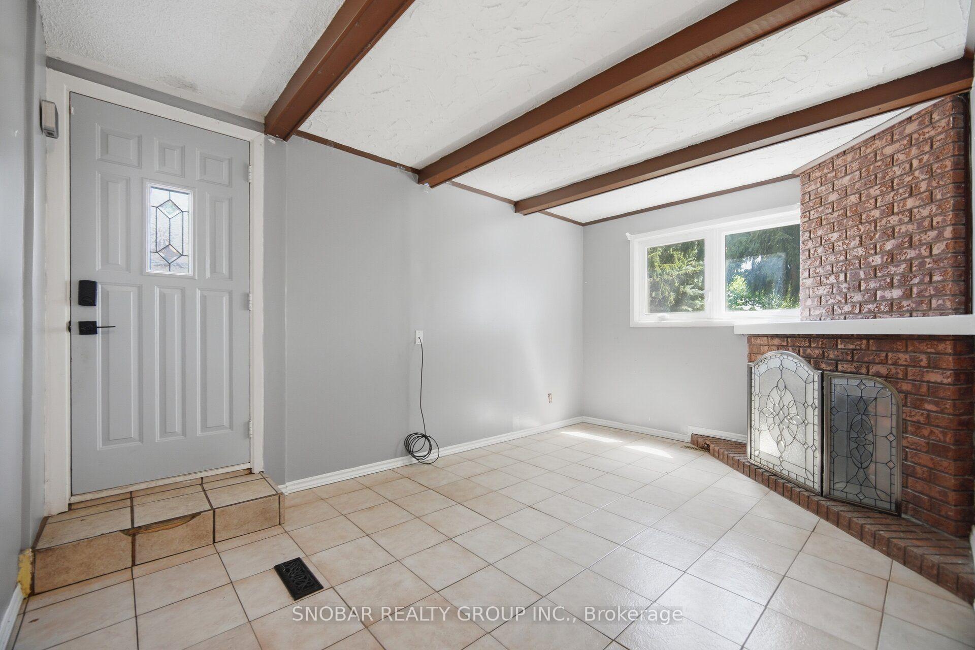 Photo 11 of 1228 Shamir Crescent, Mississauga, Erindale — HOMEH