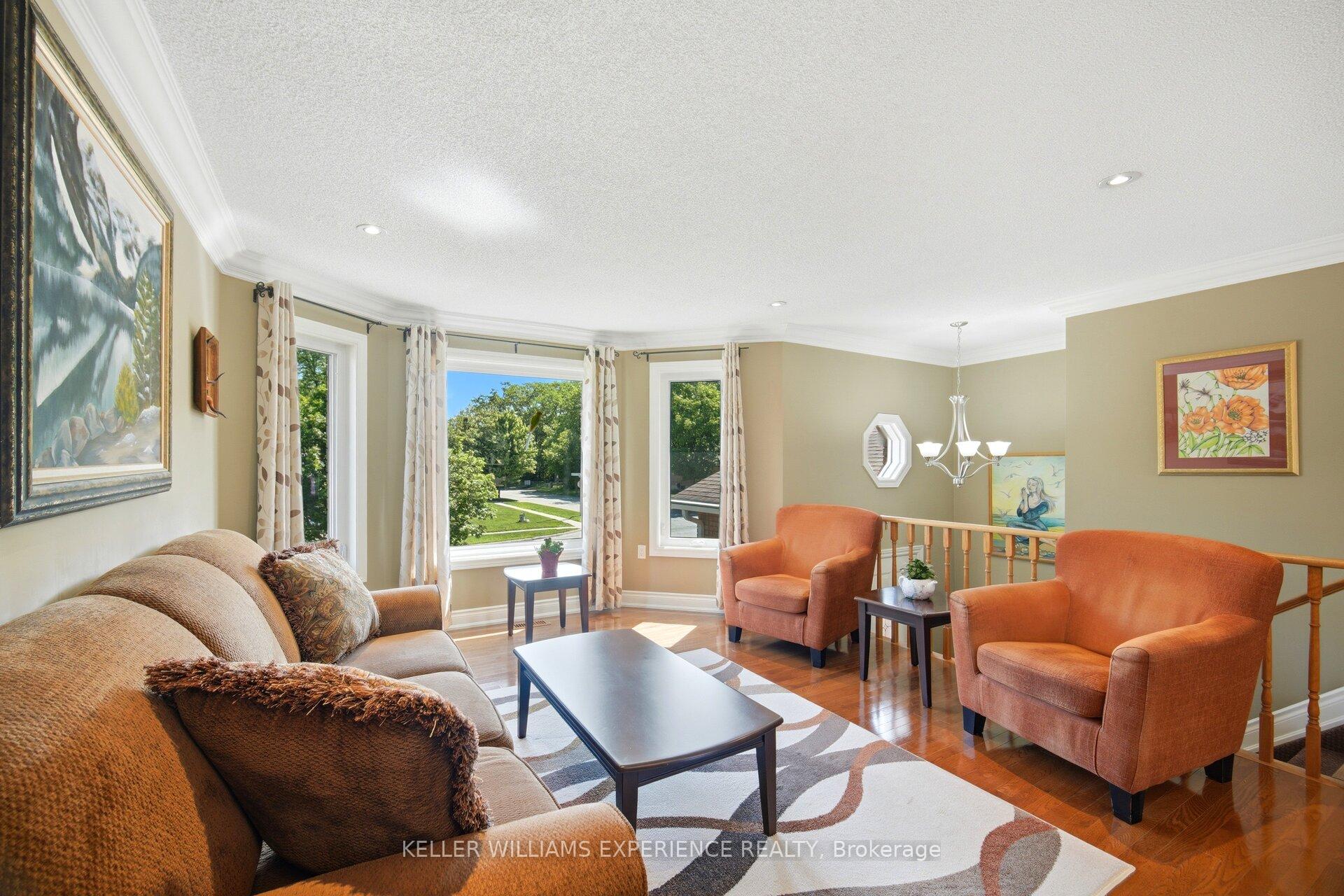 Photo 3 of 526 Leacock Drive, Barrie, Northwest — HOMEH