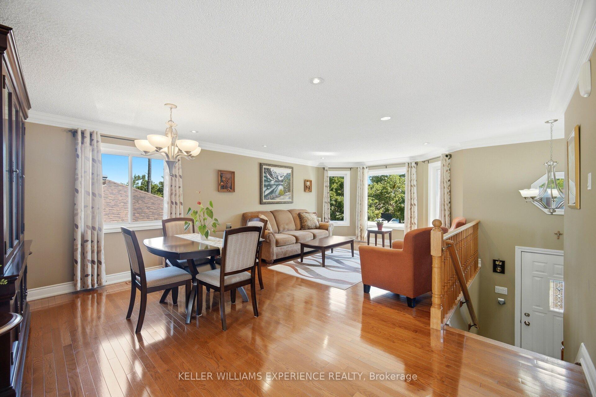 Photo 4 of 526 Leacock Drive, Barrie, Northwest — HOMEH