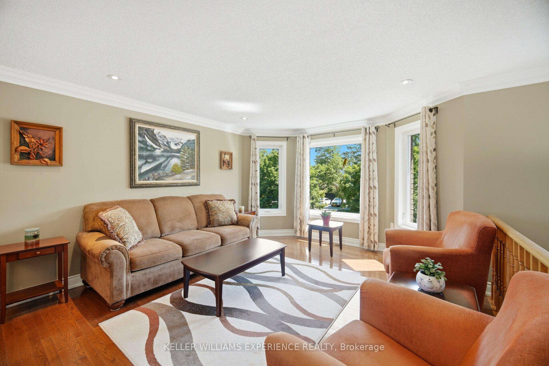 Photo 5 of 526 Leacock Drive, Barrie, Northwest — HOMEH
