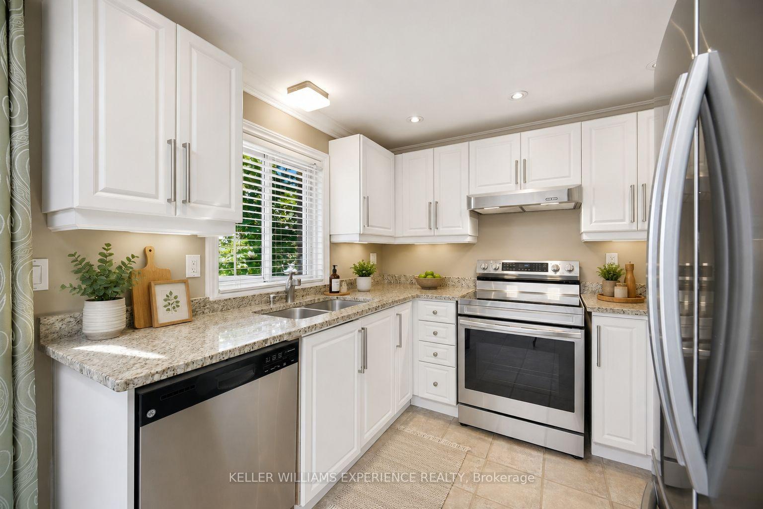 Photo 6 of 526 Leacock Drive, Barrie, Northwest — HOMEH