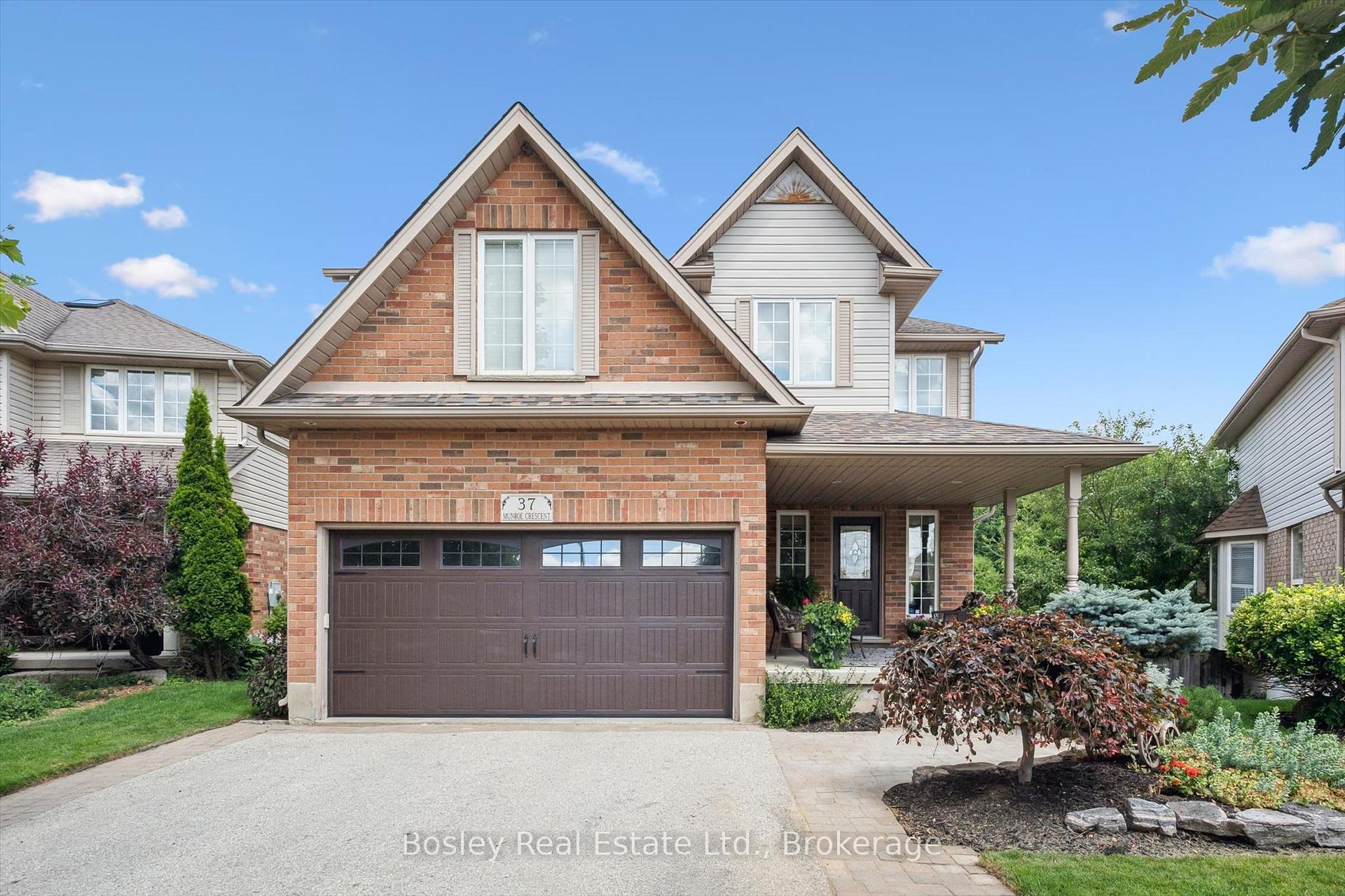 Photo 2 of 37 Munroe Crescent, Guelph, Clairfields/Hanlon Business Park — HOMEH