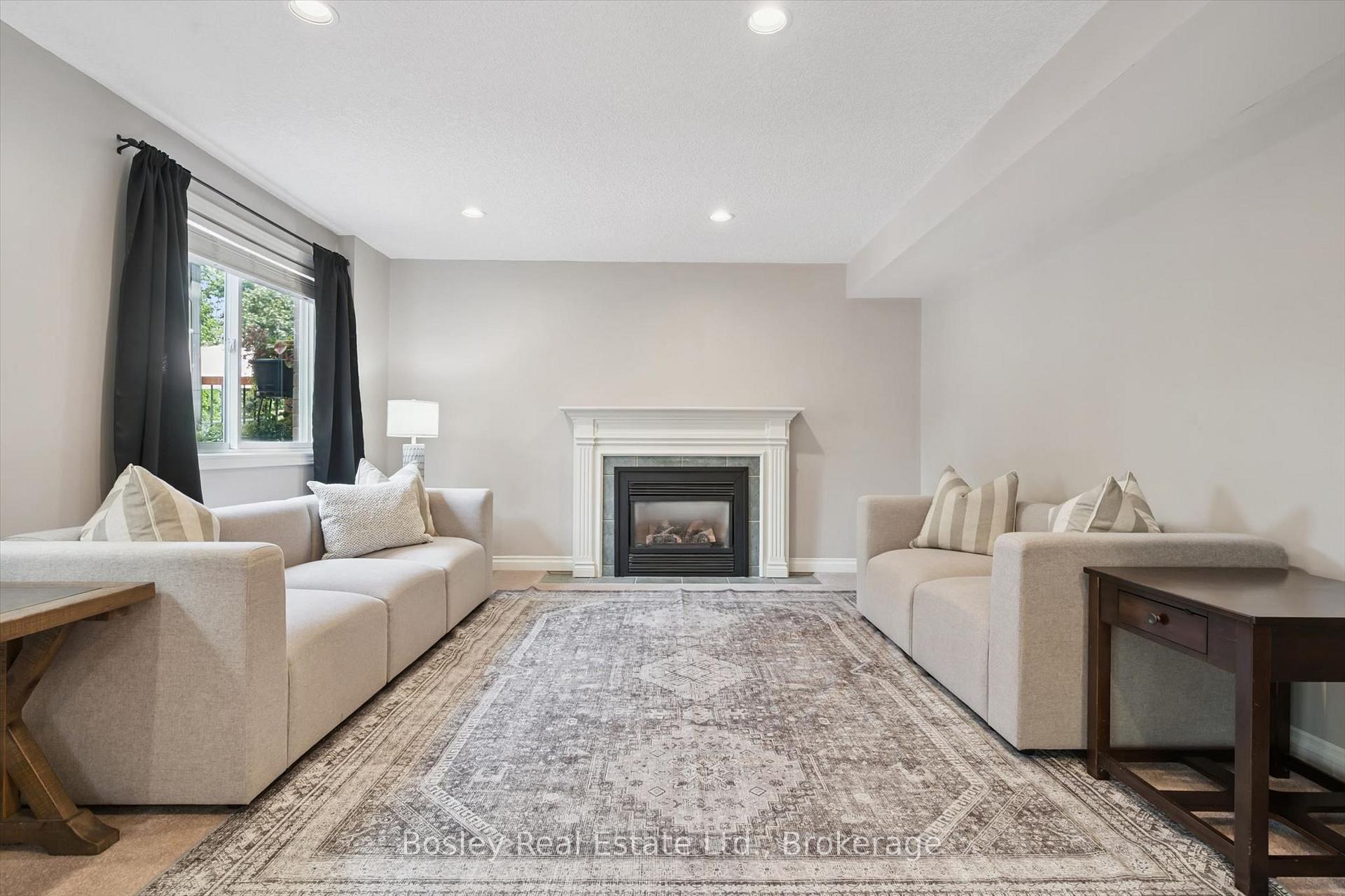 Photo 29 of 37 Munroe Crescent, Guelph, Clairfields/Hanlon Business Park — HOMEH