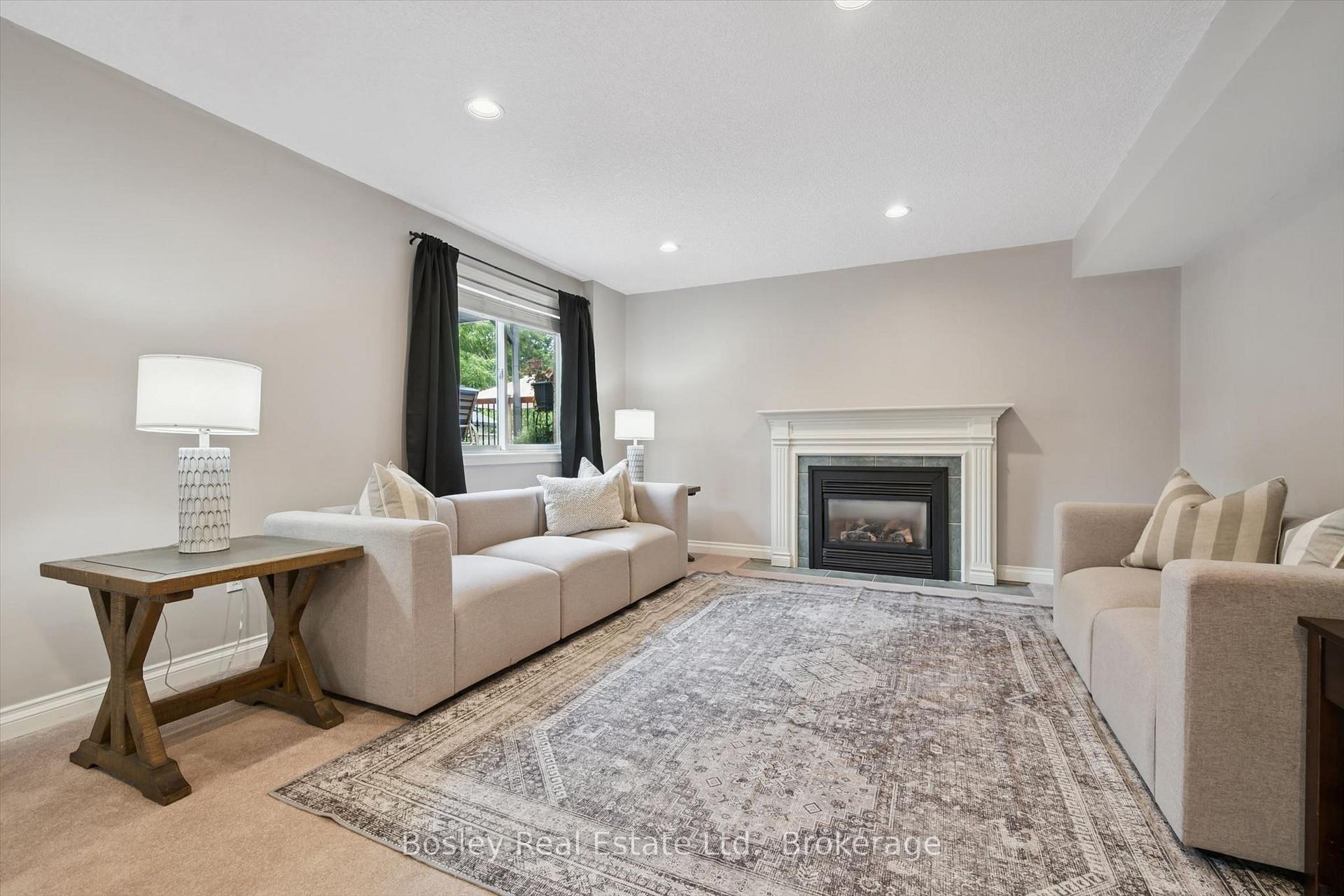 Photo 30 of 37 Munroe Crescent, Guelph, Clairfields/Hanlon Business Park — HOMEH