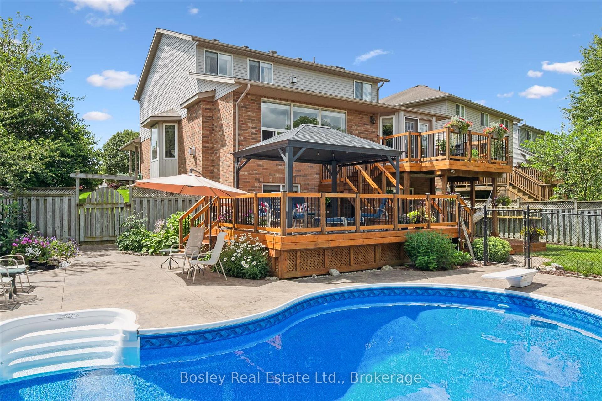 Photo 37 of 37 Munroe Crescent, Guelph, Clairfields/Hanlon Business Park — HOMEH