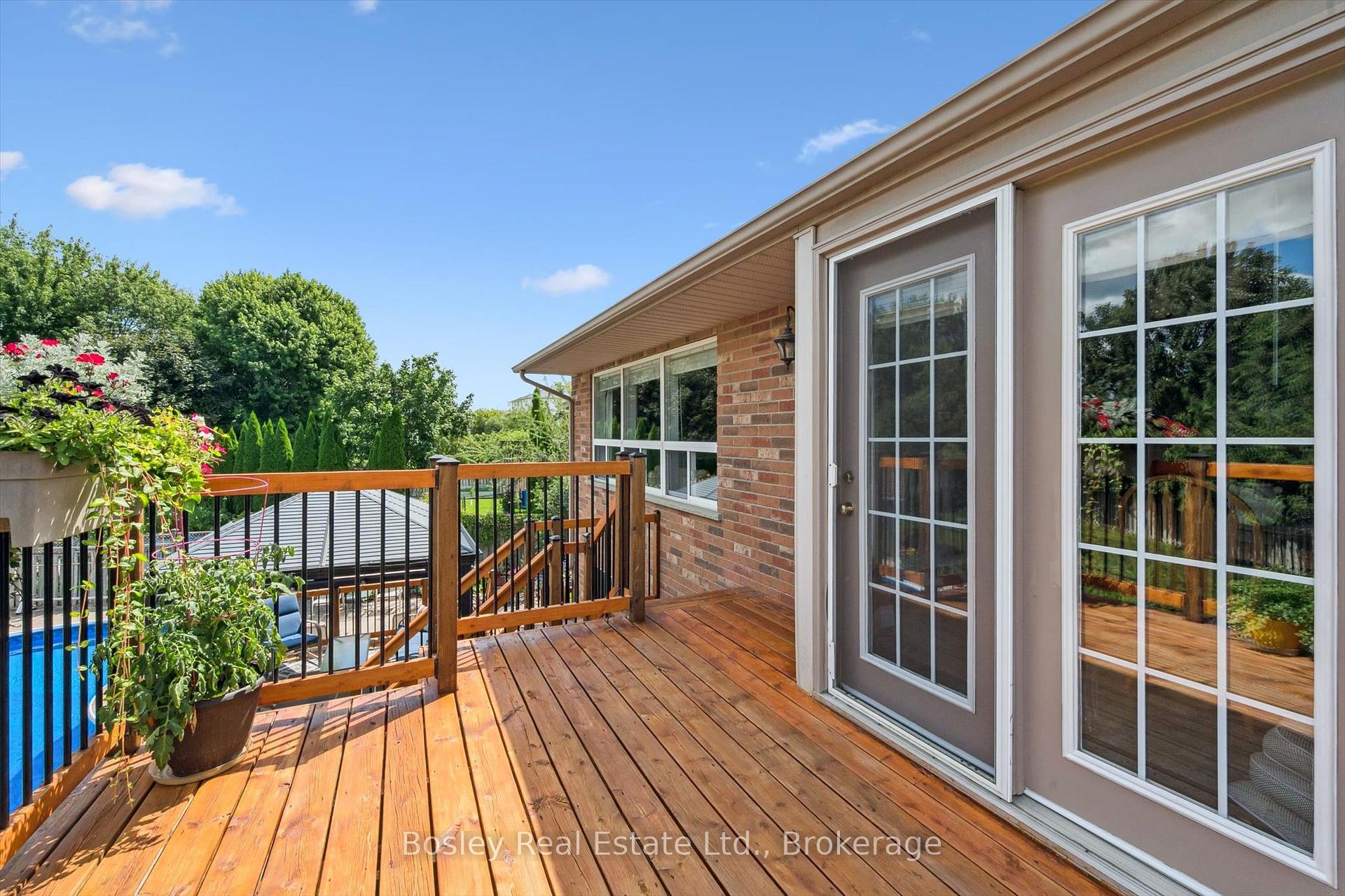 Photo 41 of 37 Munroe Crescent, Guelph, Clairfields/Hanlon Business Park — HOMEH