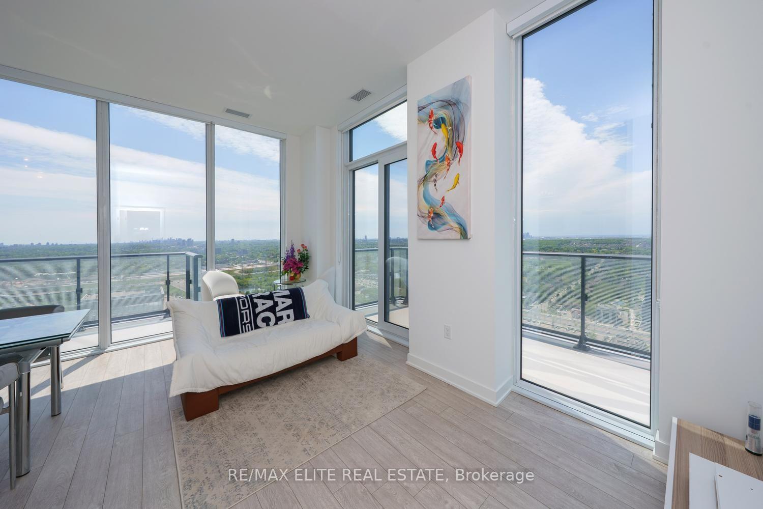 Photo 4 of Unit PH 10, 105 Oneida Crescent, Richmond Hill, Langstaff — HOMEH