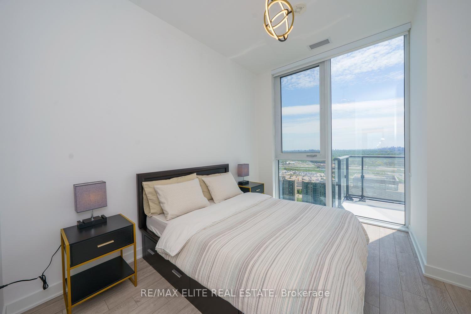 Photo 7 of Unit PH 10, 105 Oneida Crescent, Richmond Hill, Langstaff — HOMEH