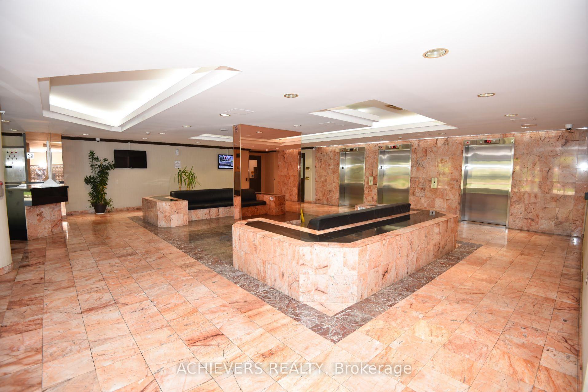 Photo 4 of Unit 914, 1 Rowntree Road, Etobicoke, Mount Olive-Silverstone-Jamestown — HOMEH