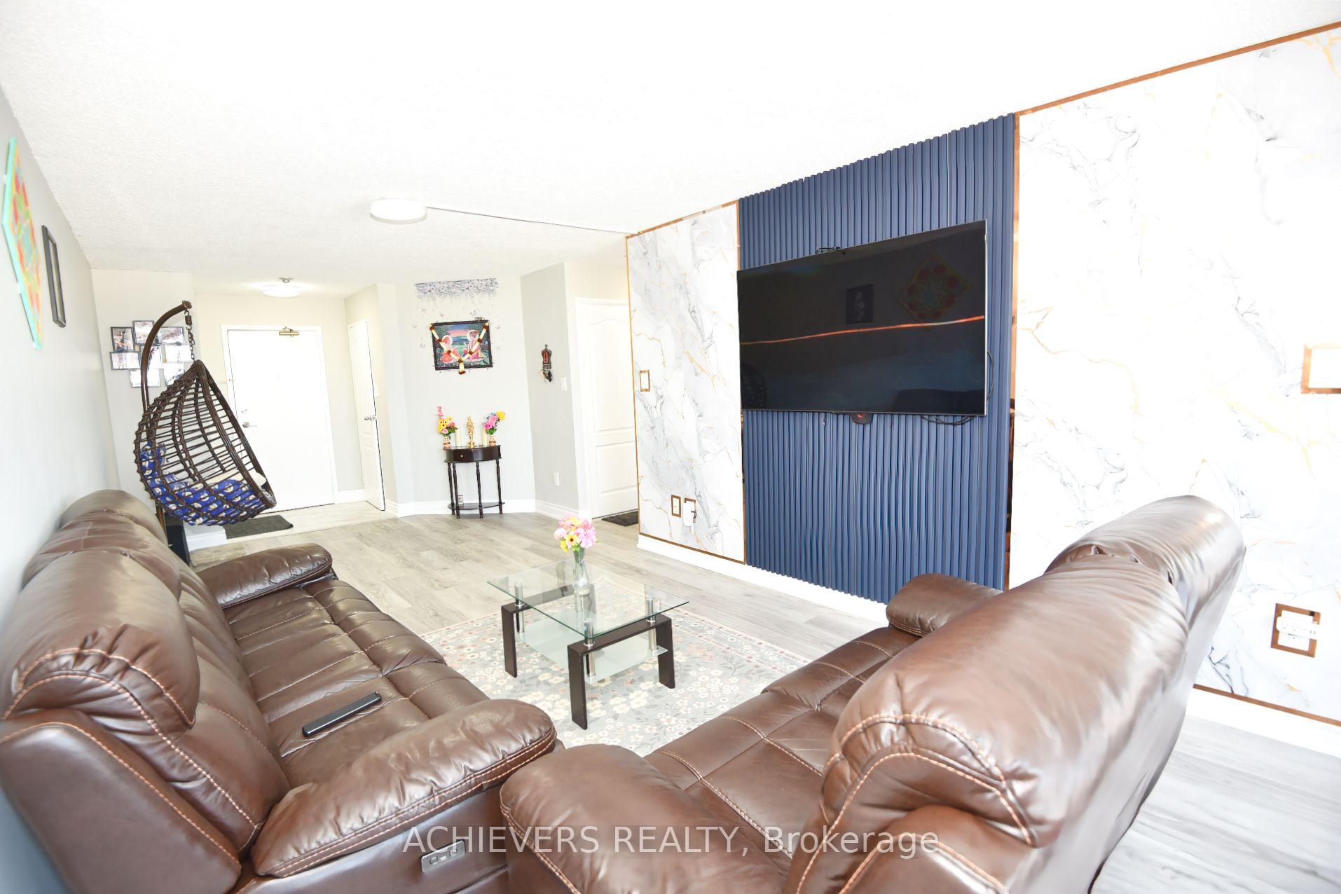 Photo 8 of Unit 914, 1 Rowntree Road, Etobicoke, Mount Olive-Silverstone-Jamestown — HOMEH
