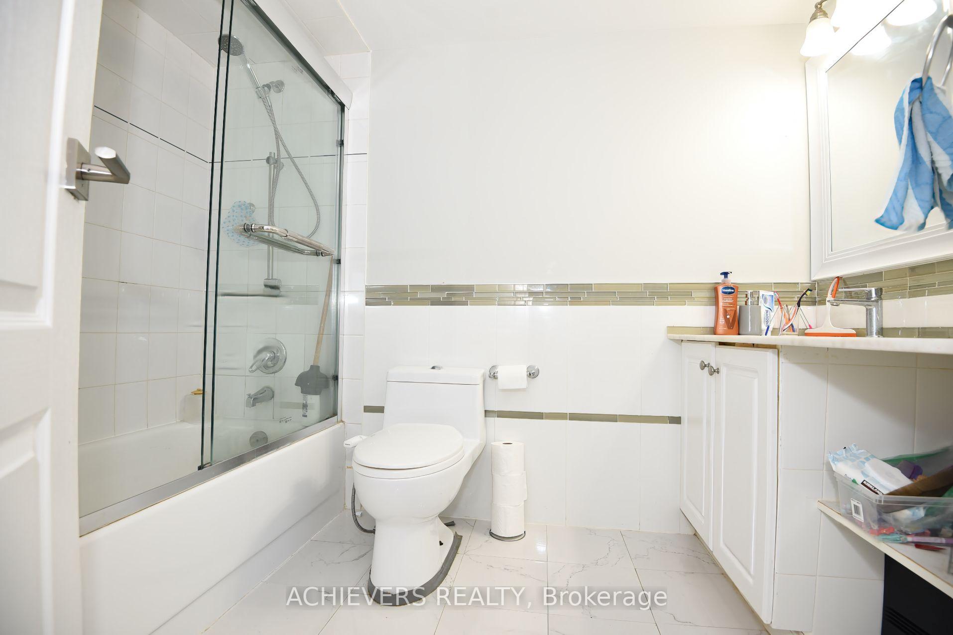 Photo 17 of Unit 914, 1 Rowntree Road, Etobicoke, Mount Olive-Silverstone-Jamestown — HOMEH