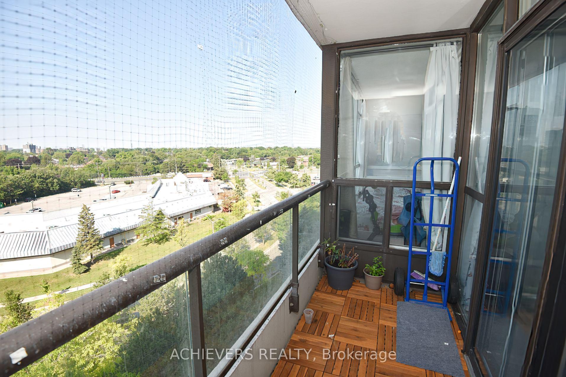Photo 18 of Unit 914, 1 Rowntree Road, Etobicoke, Mount Olive-Silverstone-Jamestown — HOMEH