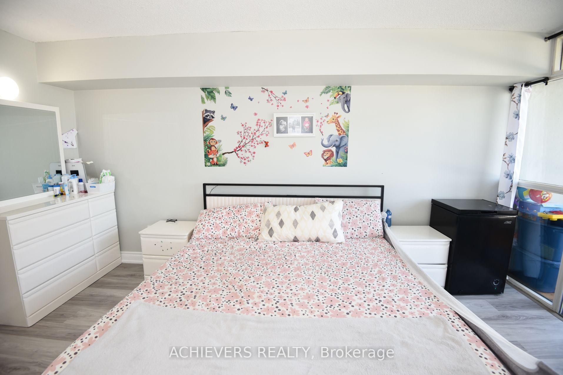 Photo 21 of Unit 914, 1 Rowntree Road, Etobicoke, Mount Olive-Silverstone-Jamestown — HOMEH